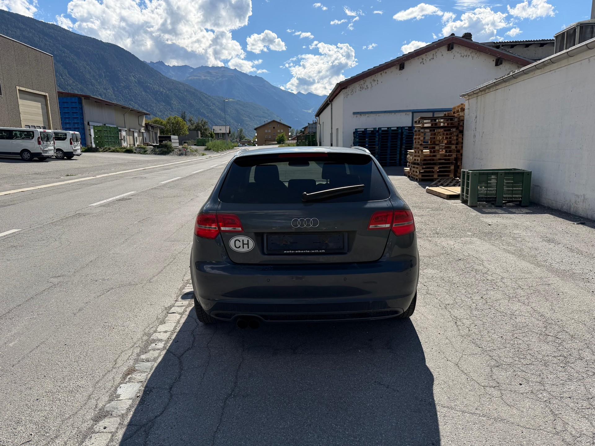 AUDI A3 Sportback 2.0 TFSI Ambiente quattro S-tronic-image-11
