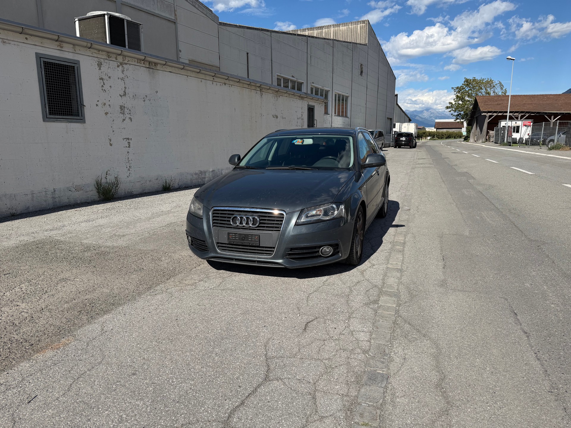 AUDI A3 Sportback 2.0 TFSI Ambiente quattro S-tronic-image-9