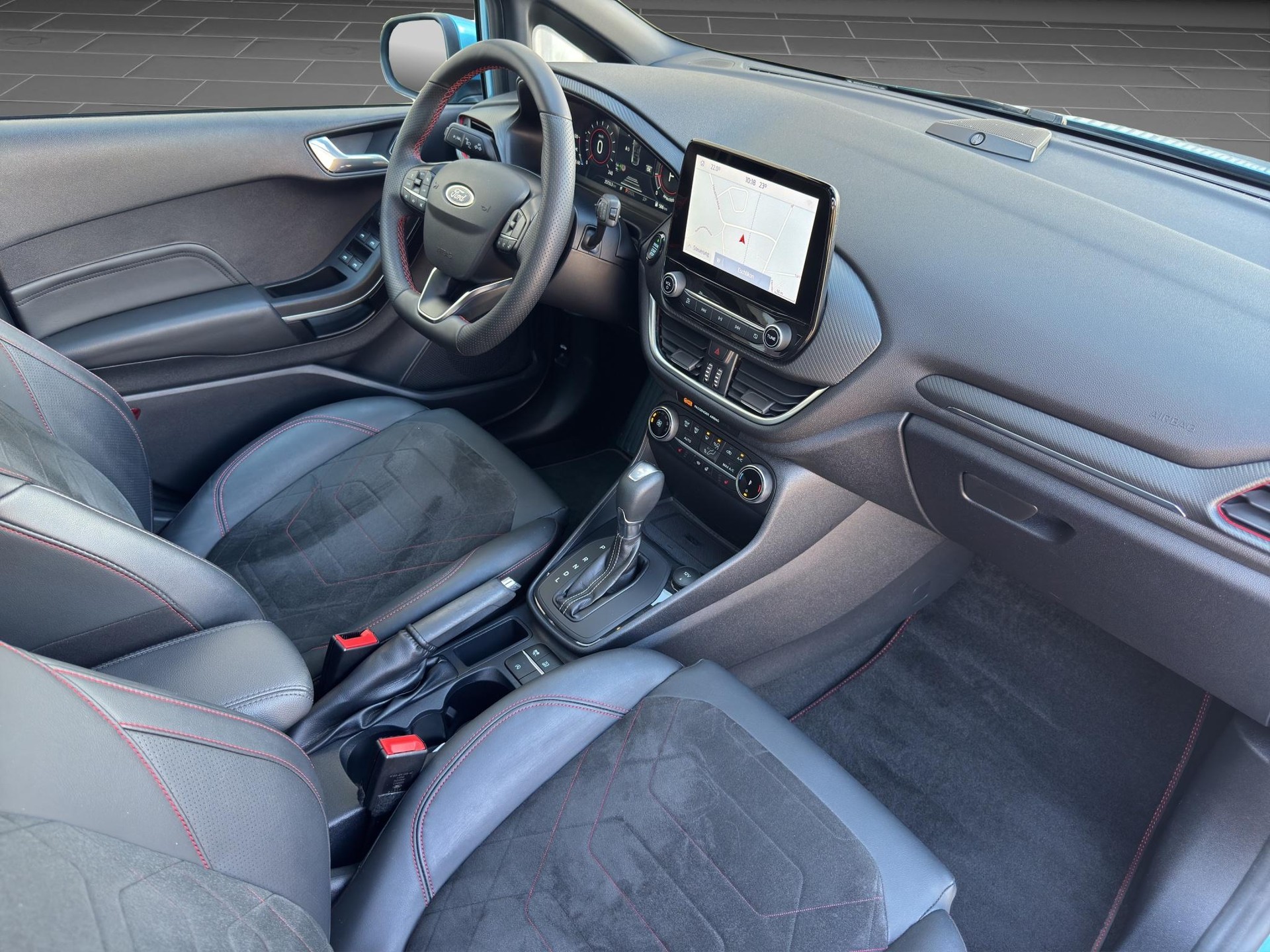 FORD Fiesta 1.0 EcoB Hybrid ST-Line Vignale-image-9