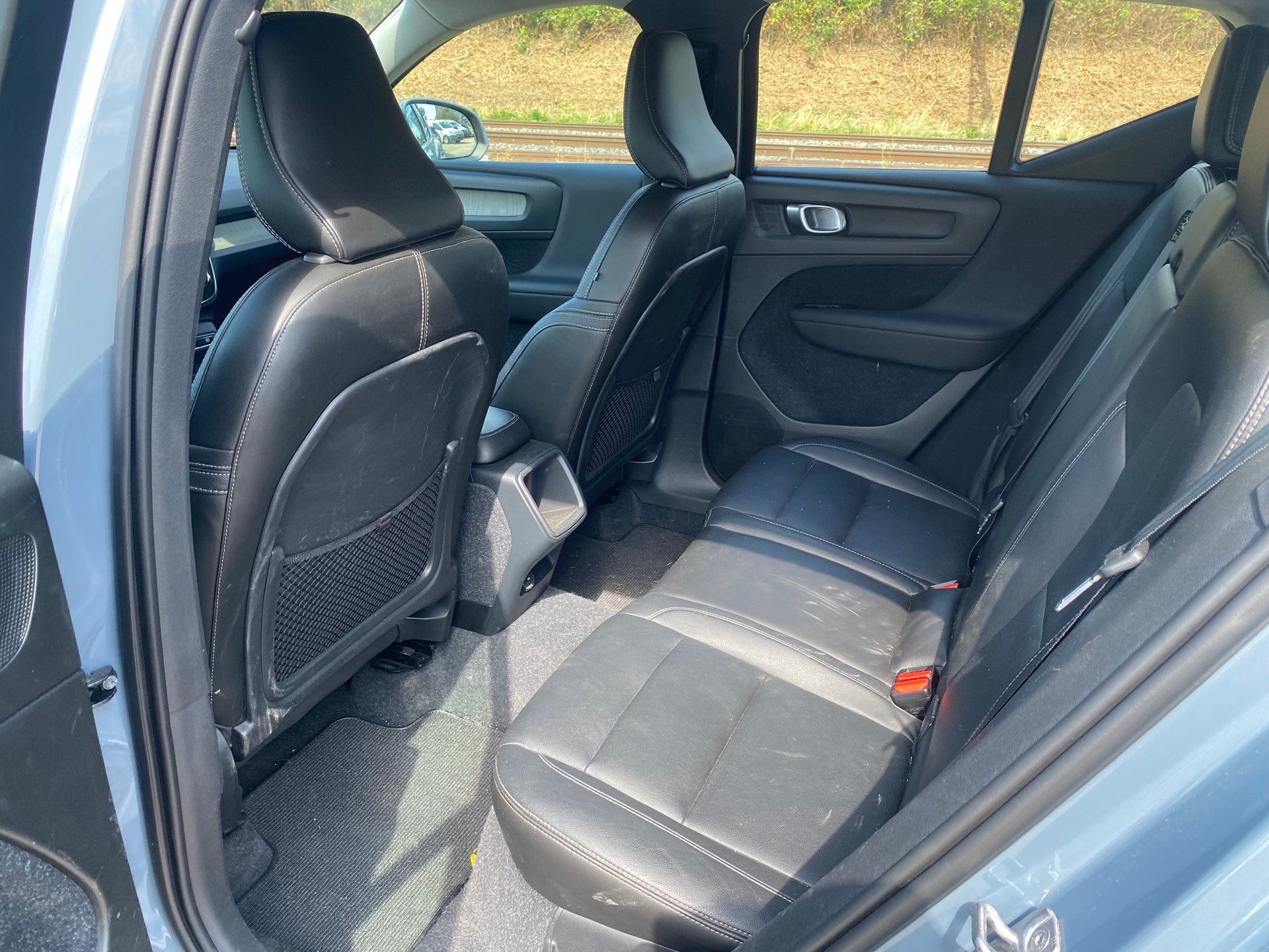 VOLVO XC40 D4 AWD Momentum Geartronic-image-5