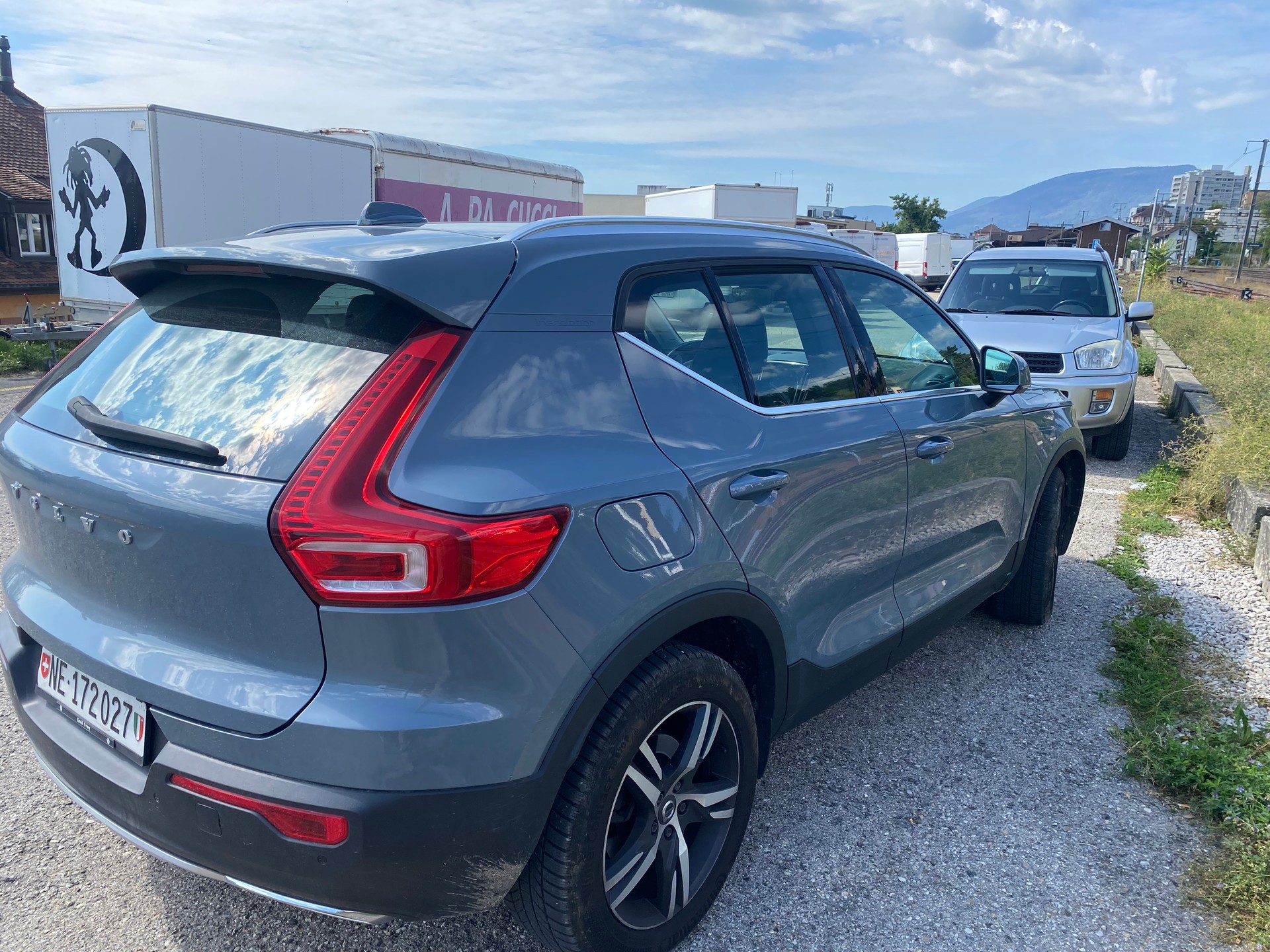 VOLVO XC40 D4 AWD Momentum Geartronic-image-1