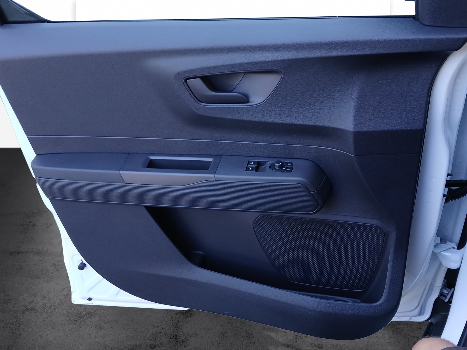 FORD Transit Courier Van 1.0 EcoBoost Trend-image-12