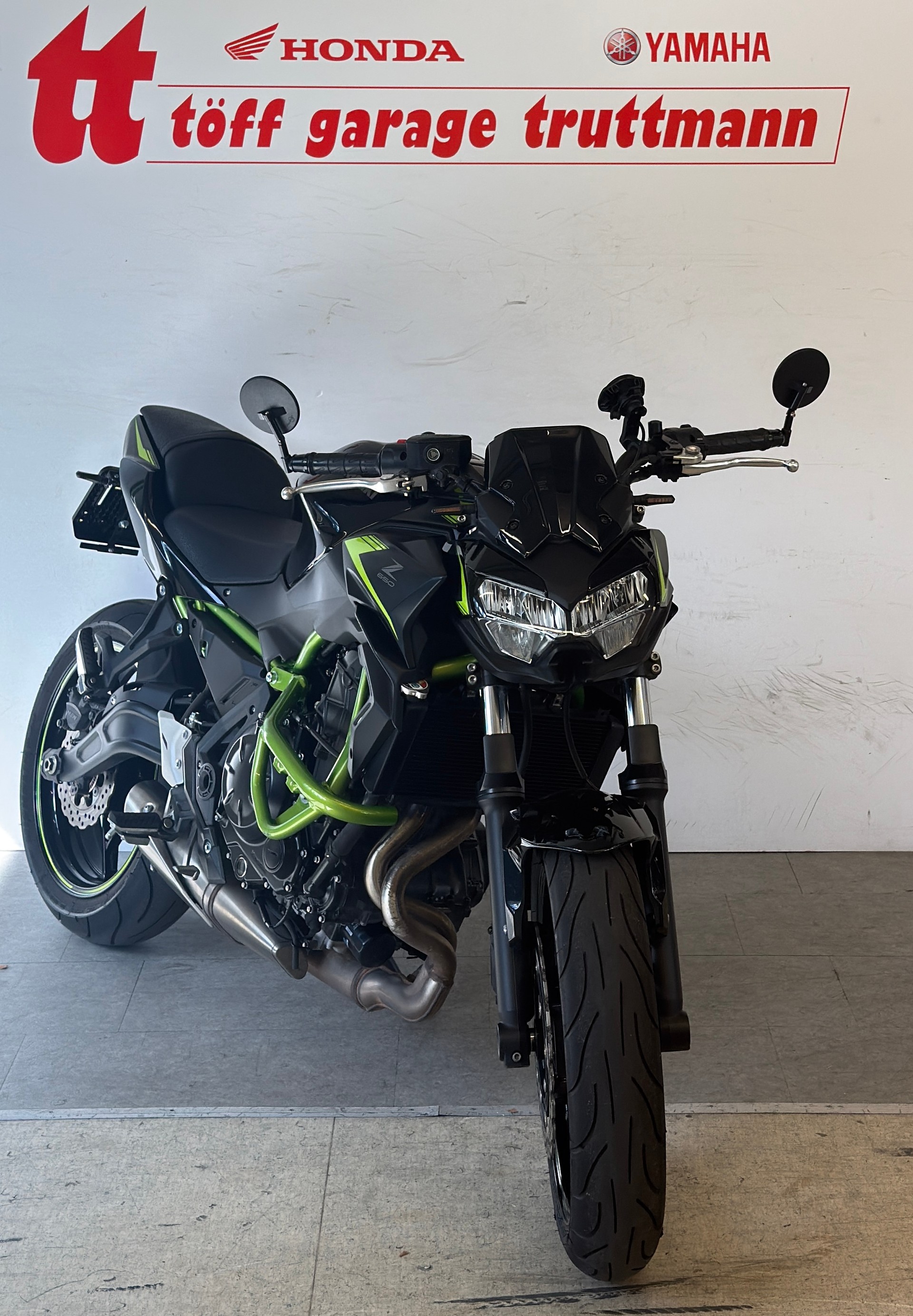 KAWASAKI Z 650 (35kW)-showroom-element-2