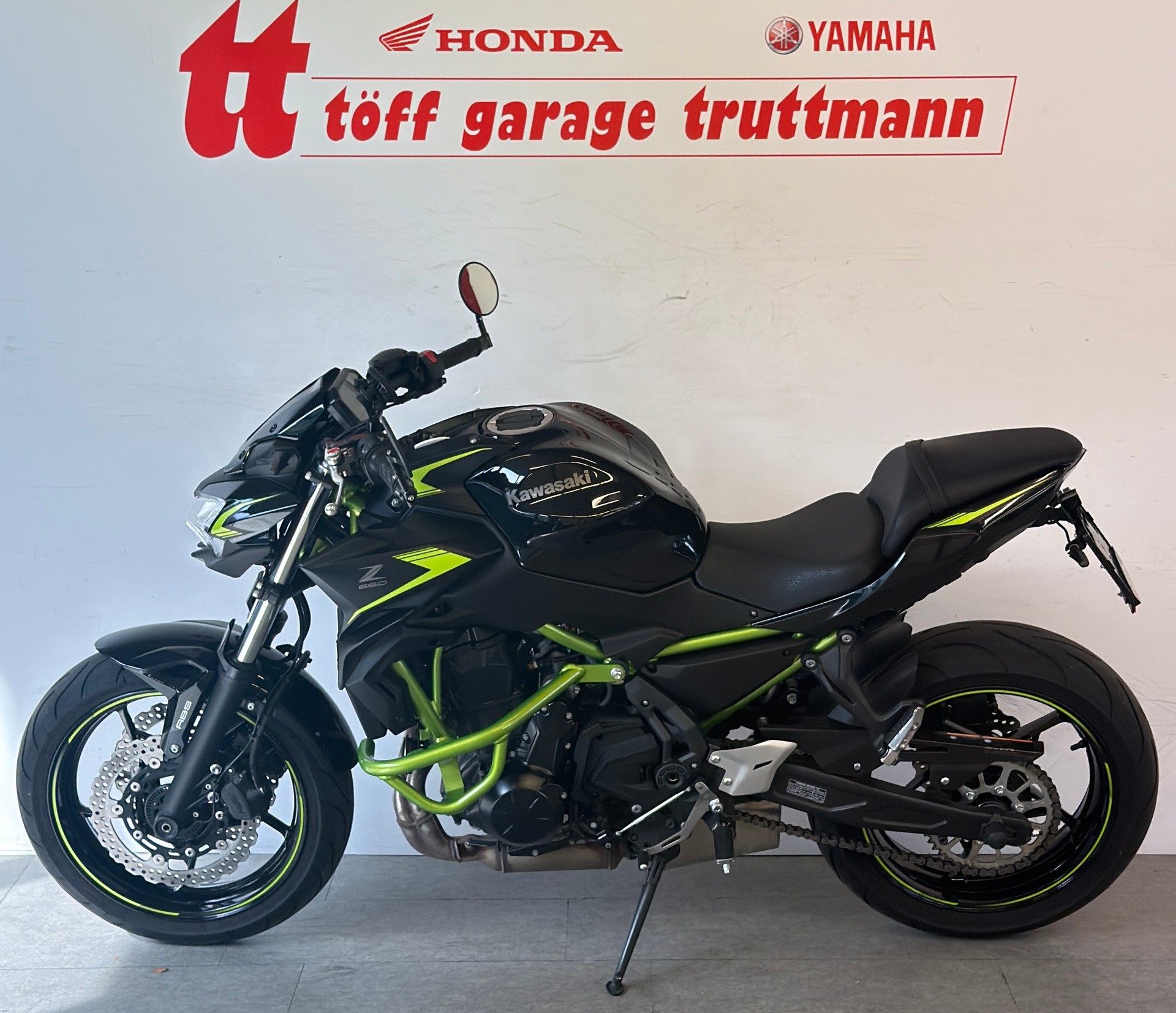 KAWASAKI Z 650 (35kW)-showroom-element-1