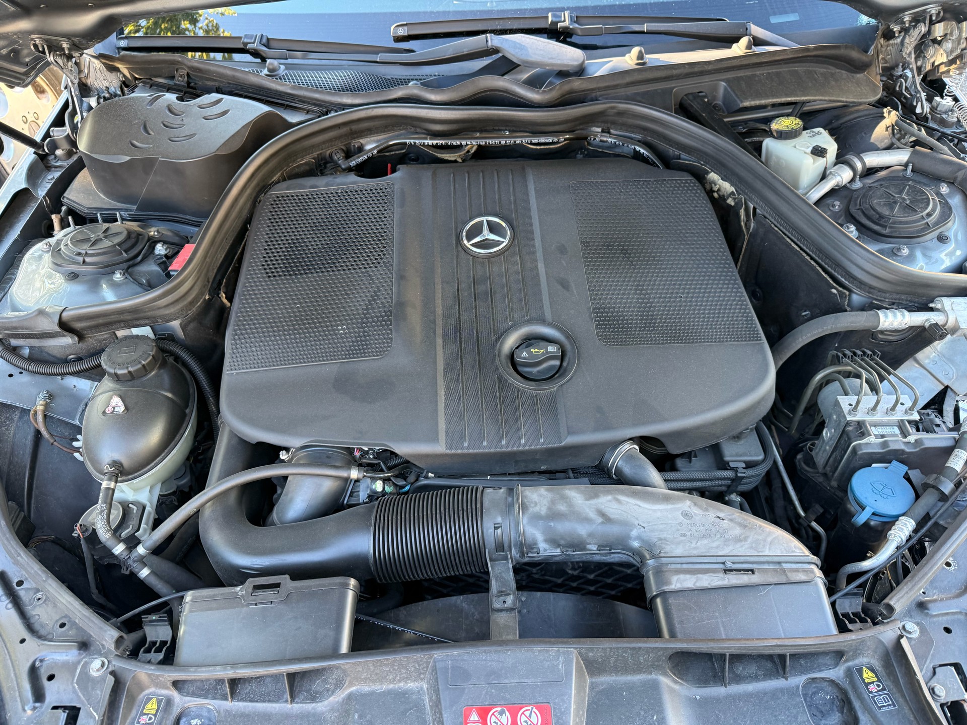 MERCEDES-BENZ E 250 CDI BlueEfficiency Avantgarde Automatic-image-2