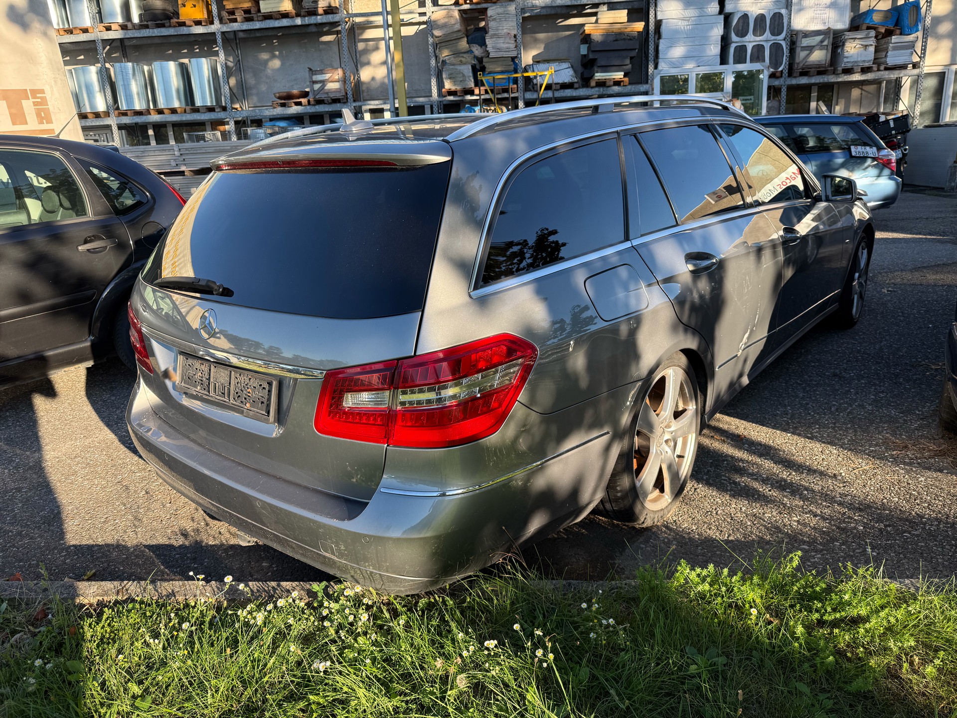 MERCEDES-BENZ E 250 CDI BlueEfficiency Avantgarde Automatic-image-5