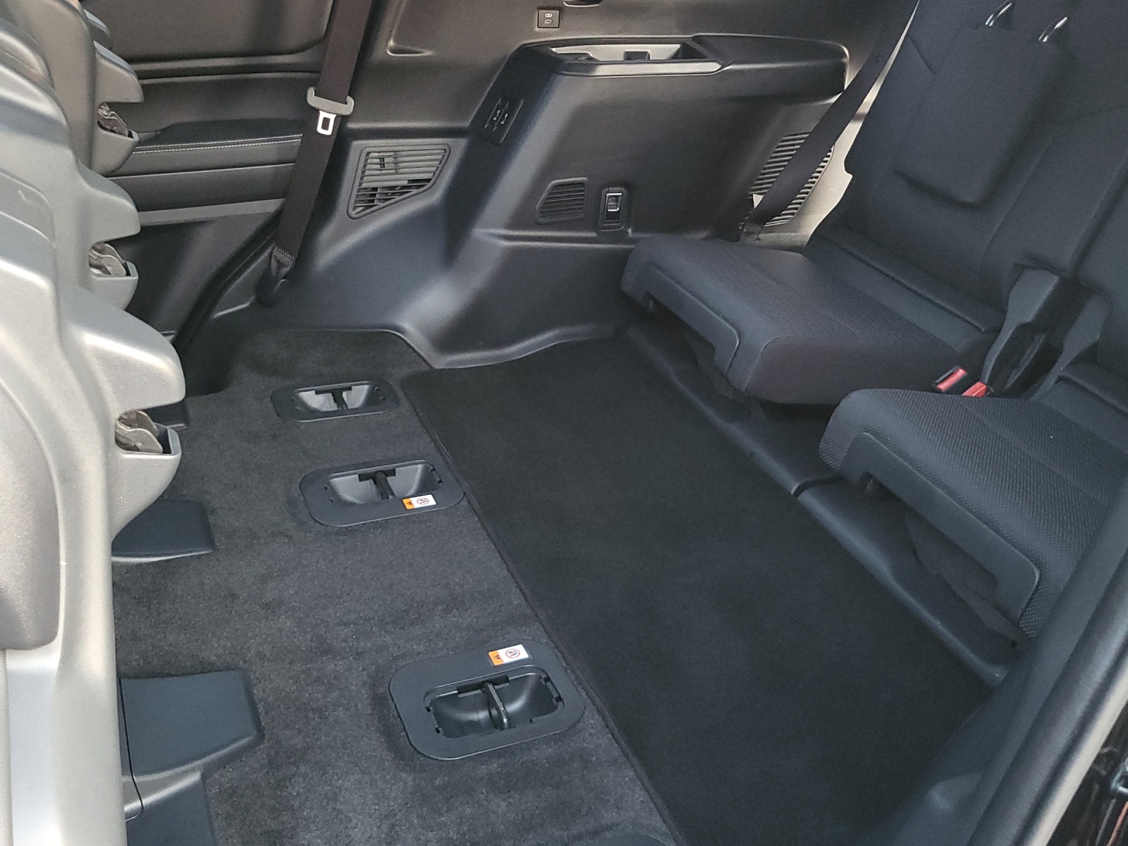TOYOTA Land Cruiser 2.8 D Invincible 4X4-image-16