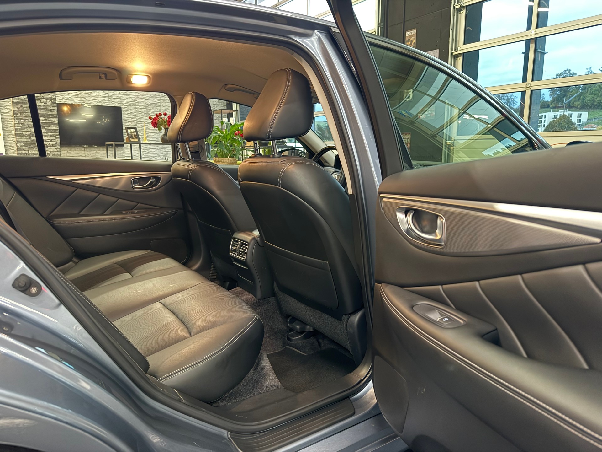 INFINITI Q50 2.2d Sport Tech Automatic-image-22