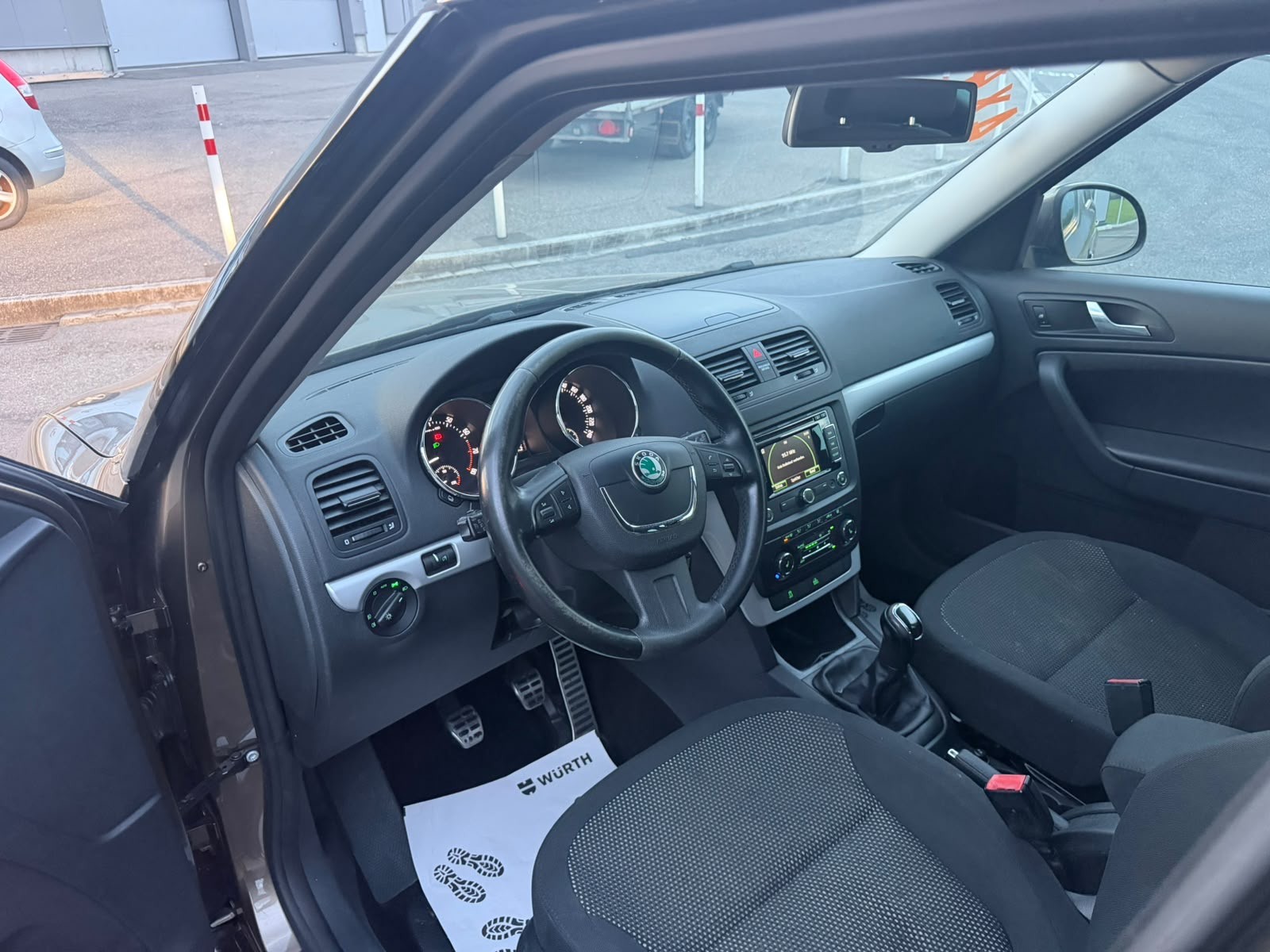 SKODA Yeti 1.8 TSI Ambition 4x4-image-7