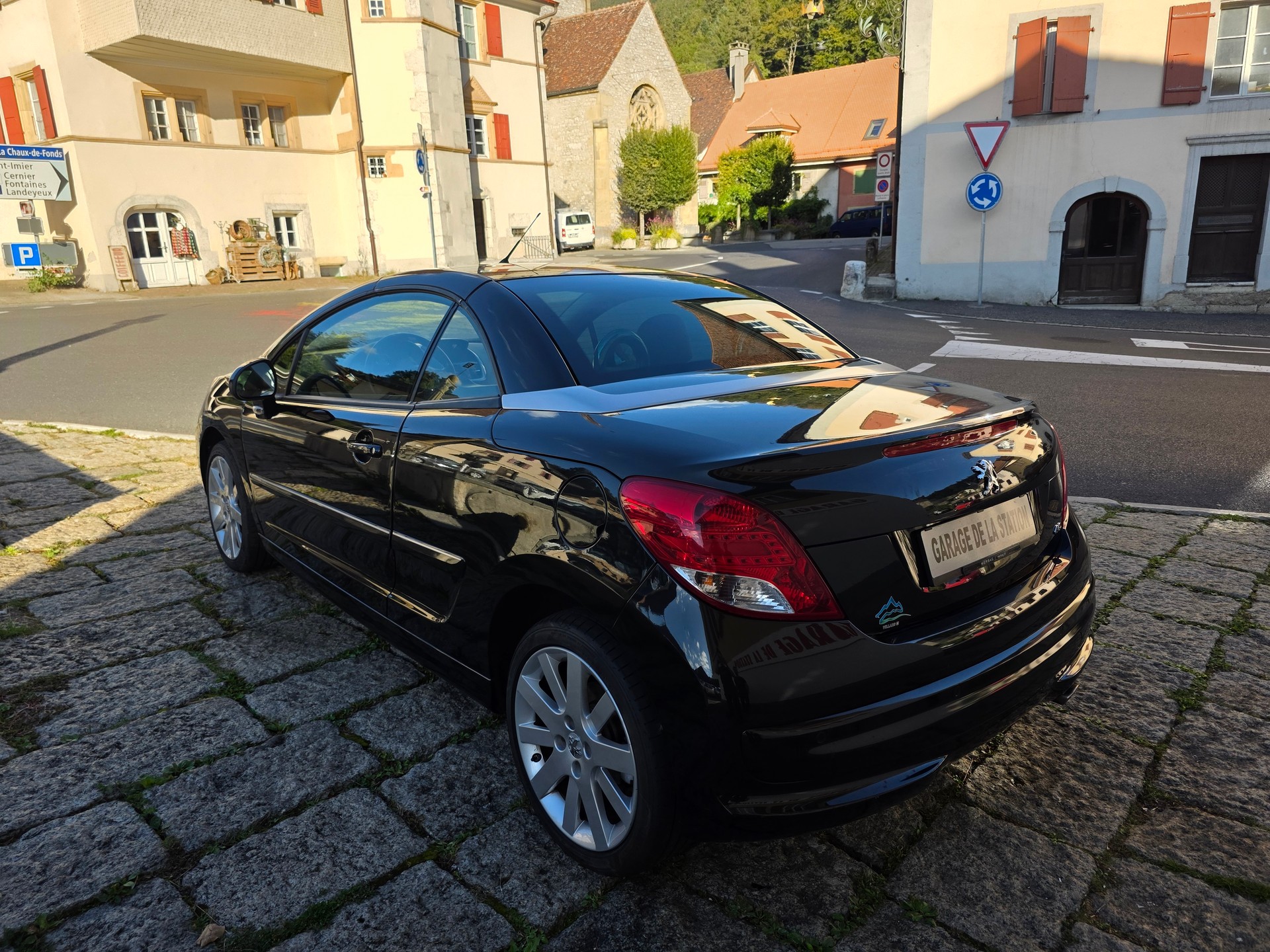 PEUGEOT 207 CC 1.6 16V Roland Garros Automatic-image-1