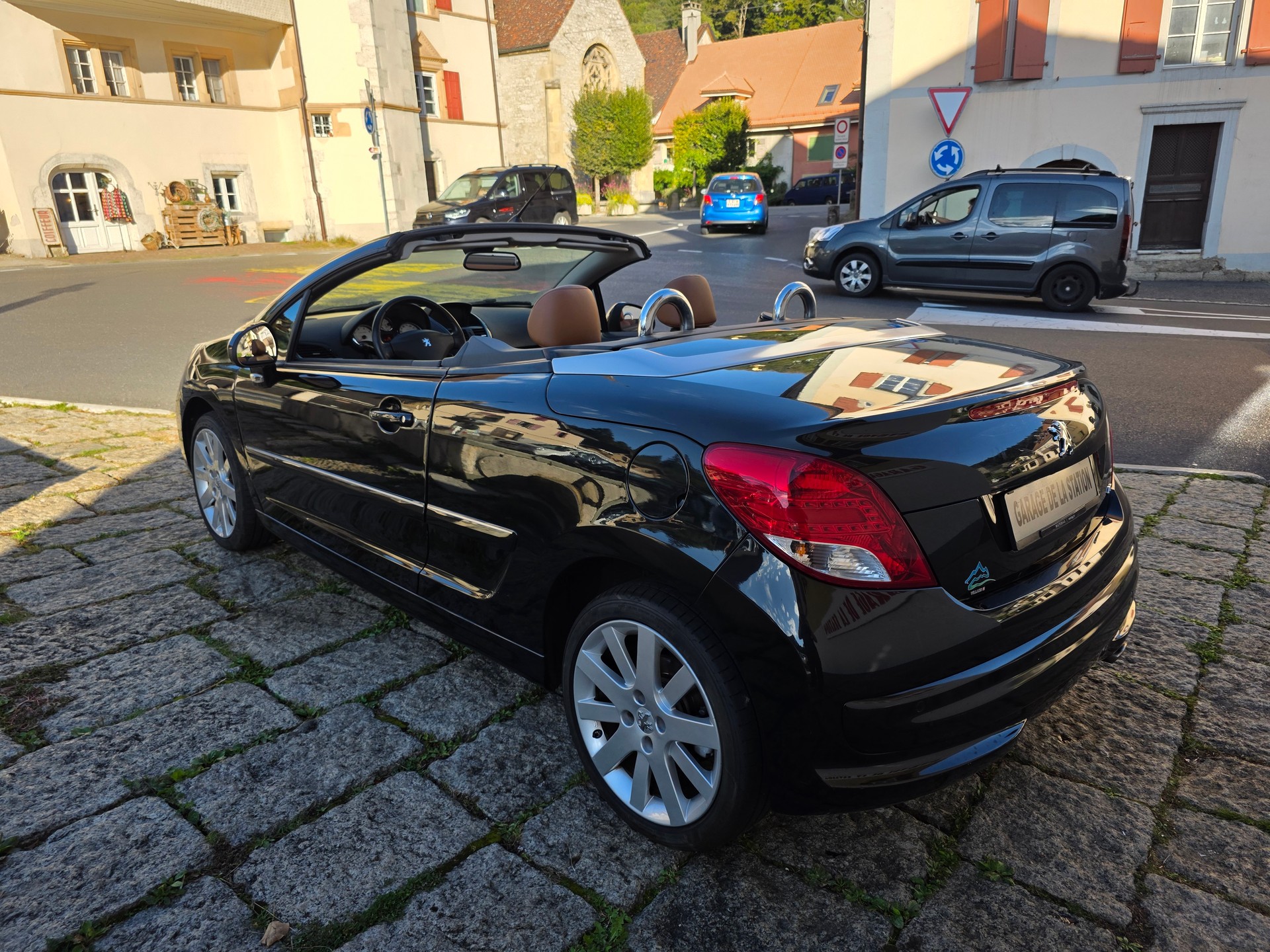 PEUGEOT 207 CC 1.6 16V Roland Garros Automatic-image-7
