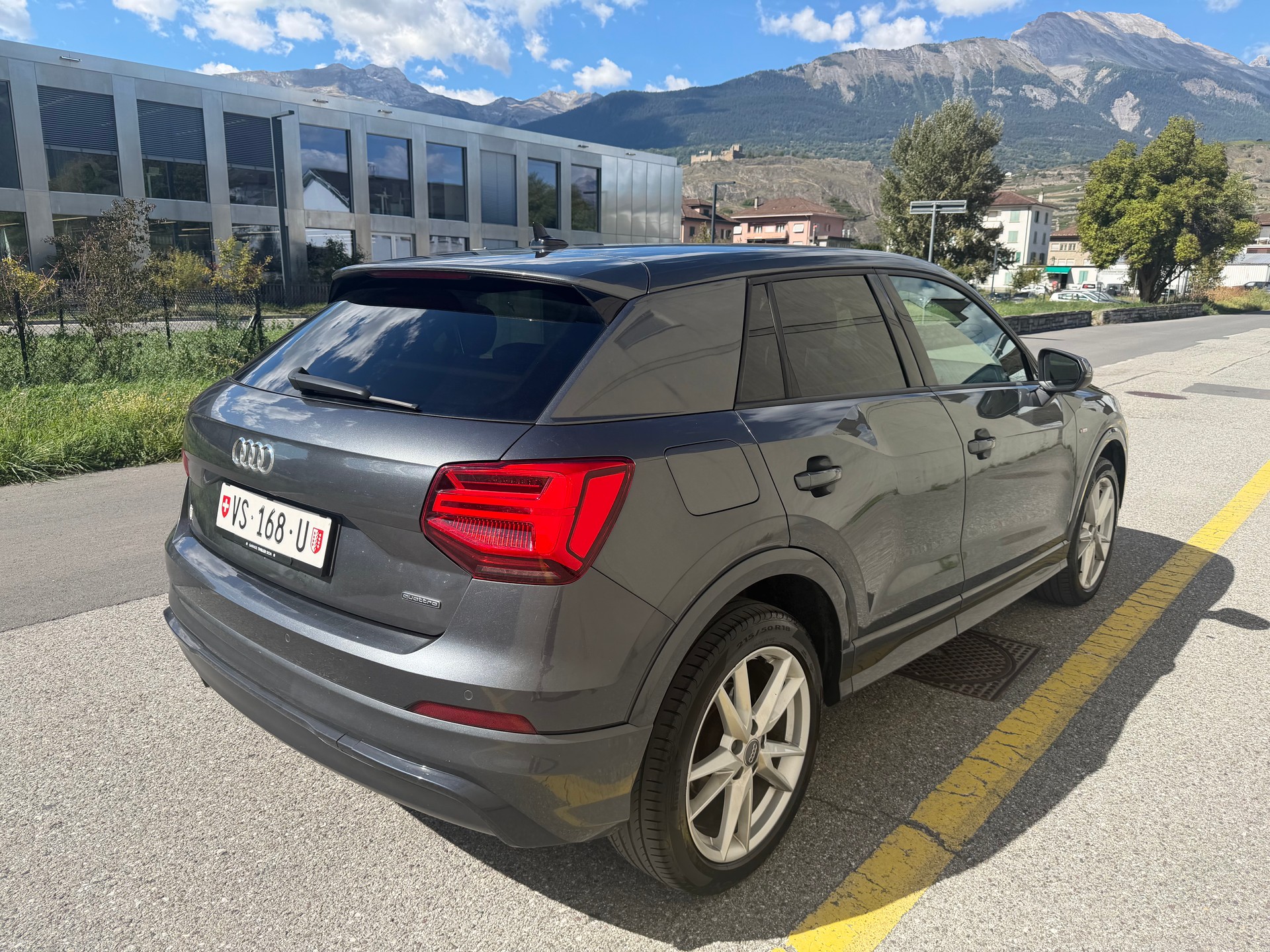AUDI Q2 2.0 TFSI sport quattro S-tronic-image-8