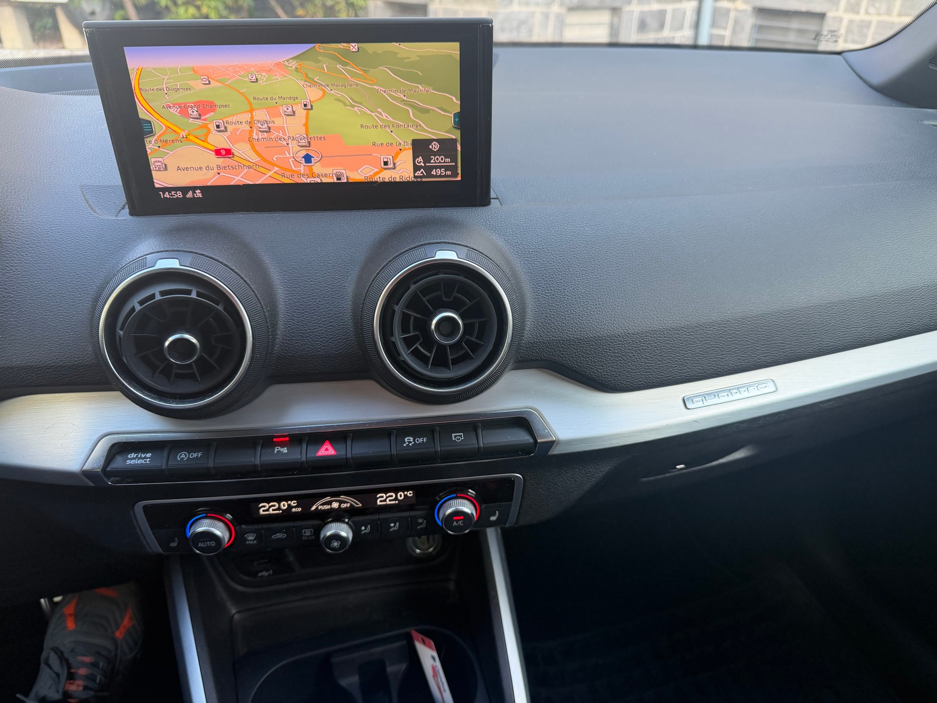 AUDI Q2 2.0 TFSI sport quattro S-tronic-image-19