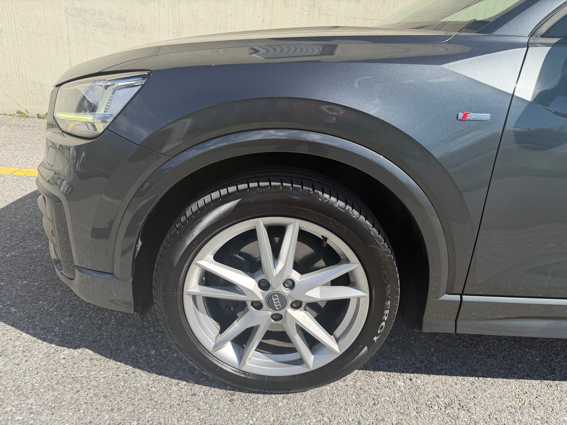 AUDI Q2 2.0 TFSI sport quattro S-tronic-image-11