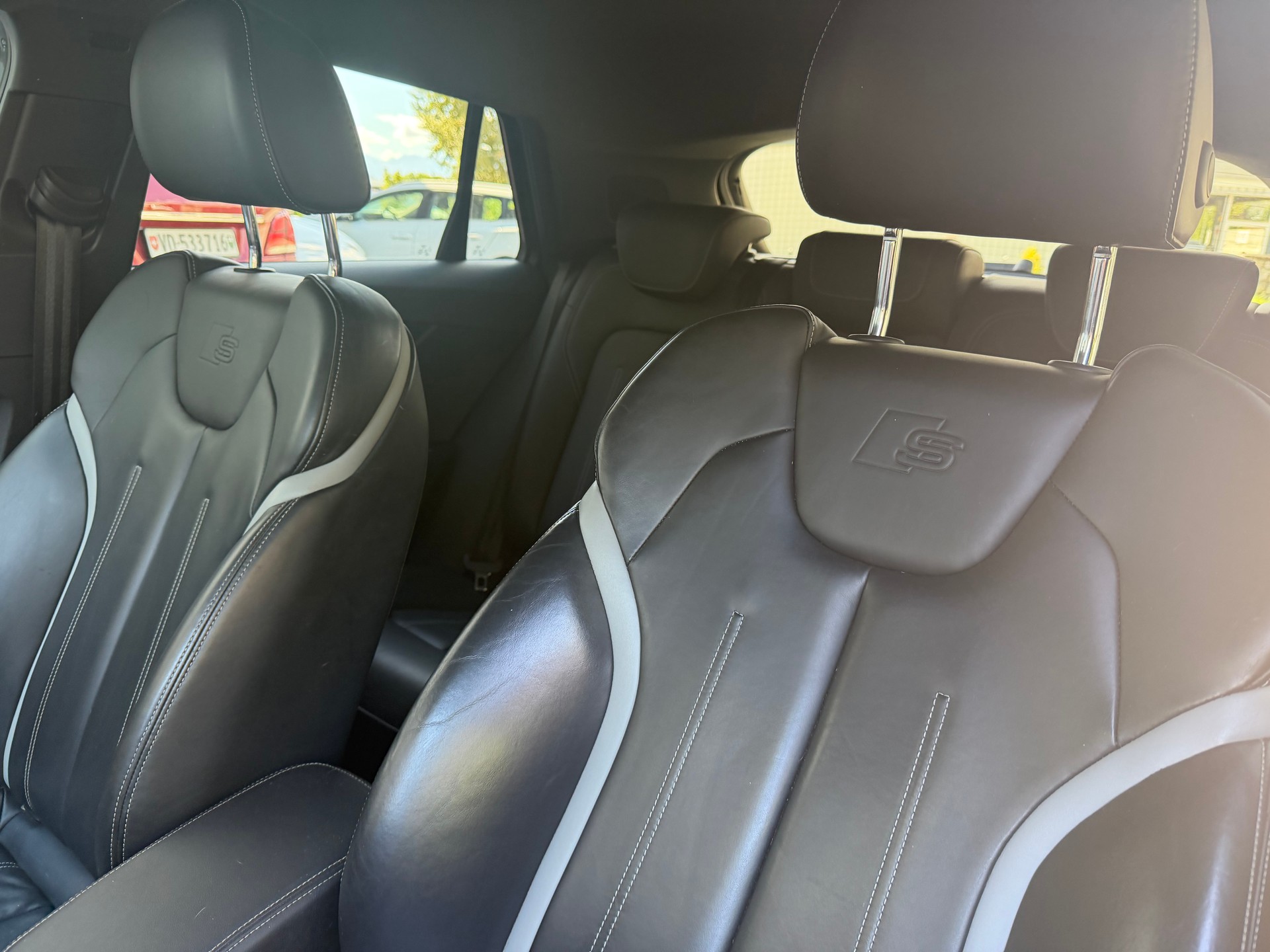 AUDI Q2 2.0 TFSI sport quattro S-tronic-image-17