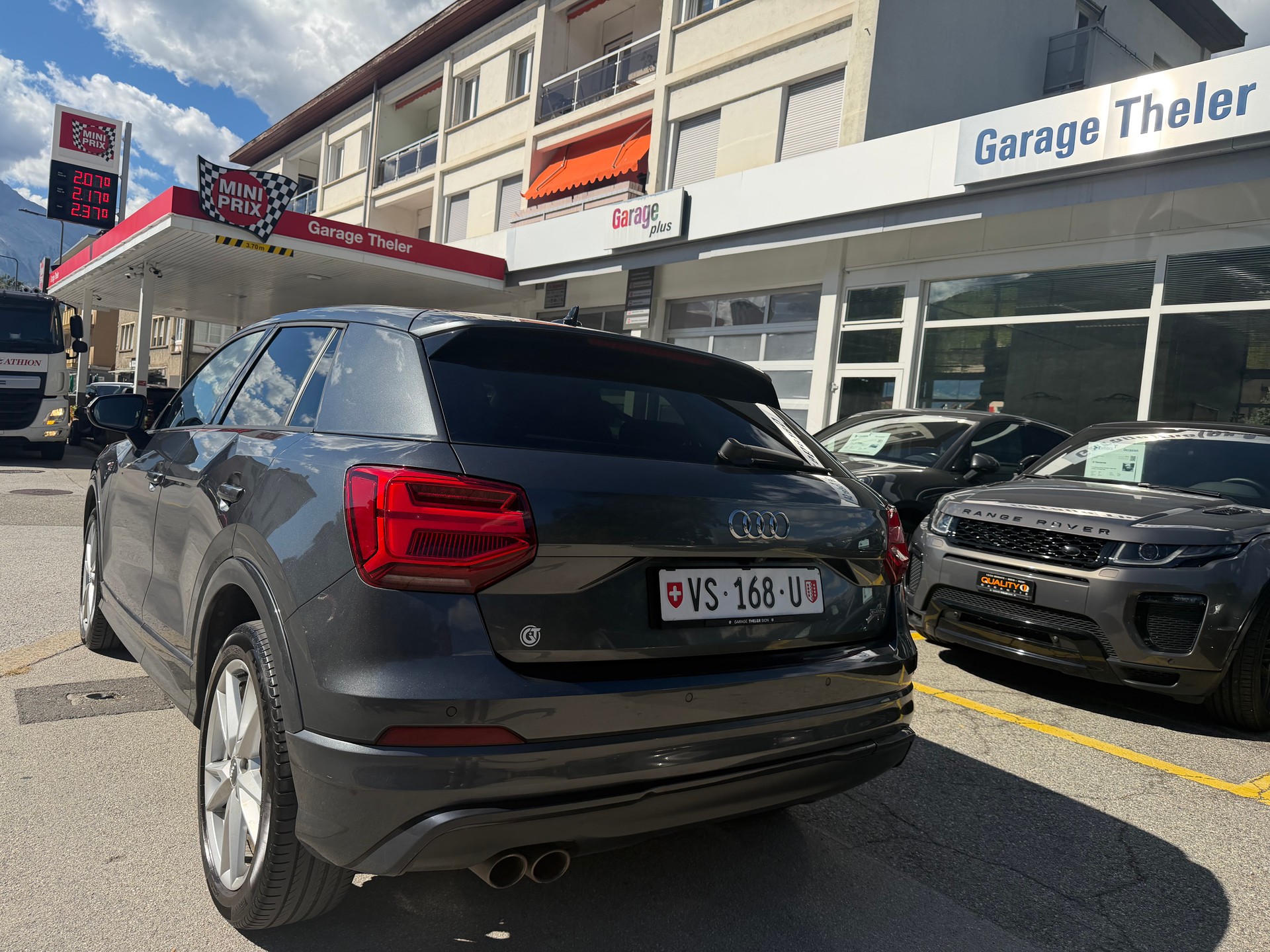 AUDI Q2 2.0 TFSI sport quattro S-tronic-image-4
