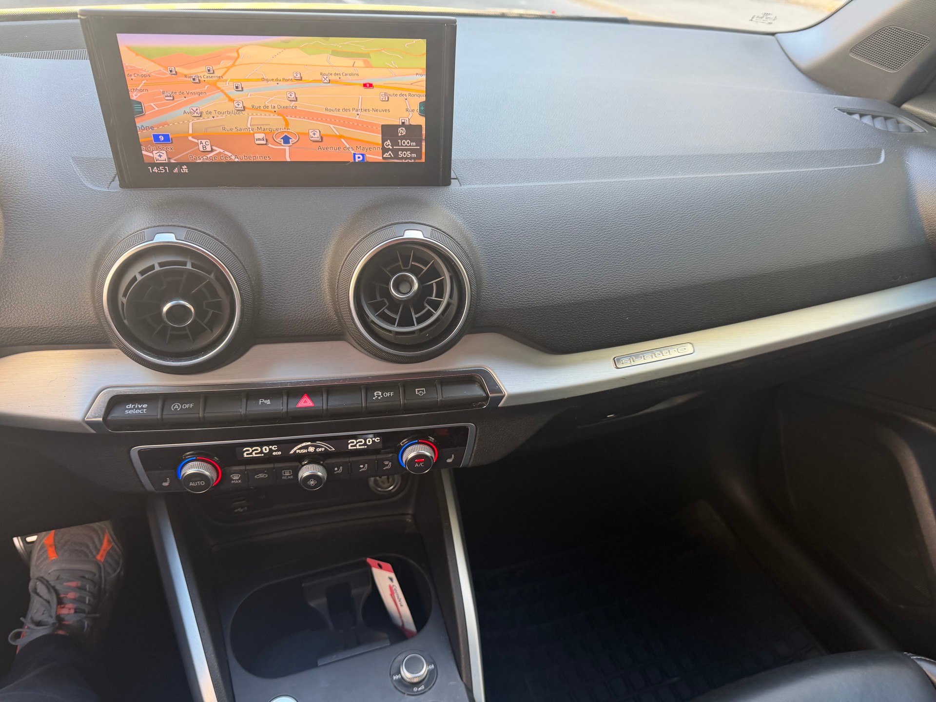 AUDI Q2 2.0 TFSI sport quattro S-tronic-image-25
