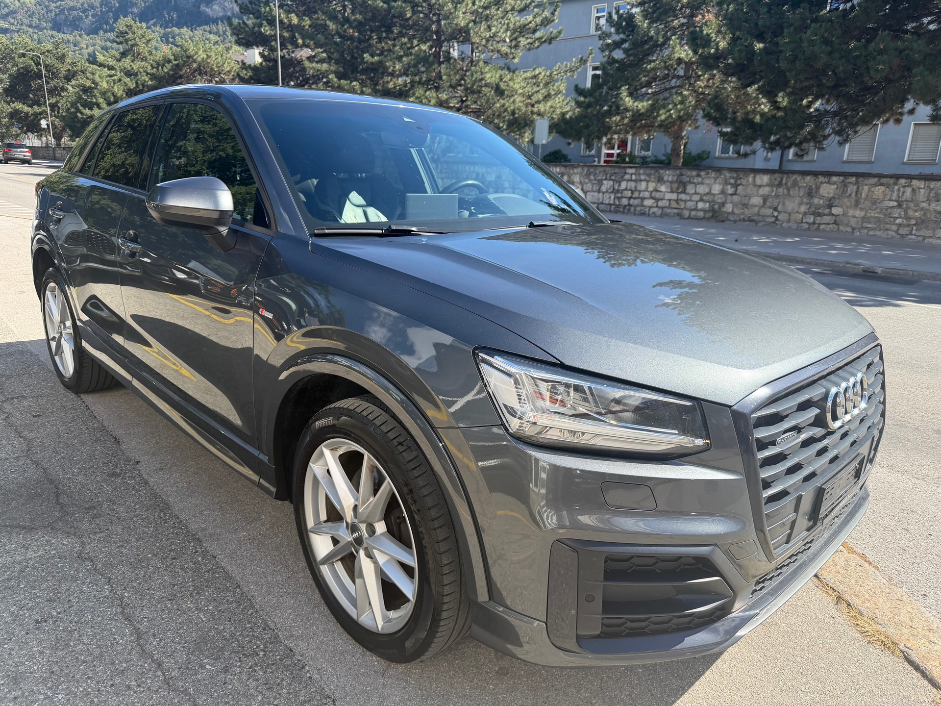 AUDI Q2 2.0 TFSI sport quattro S-tronic-image-2