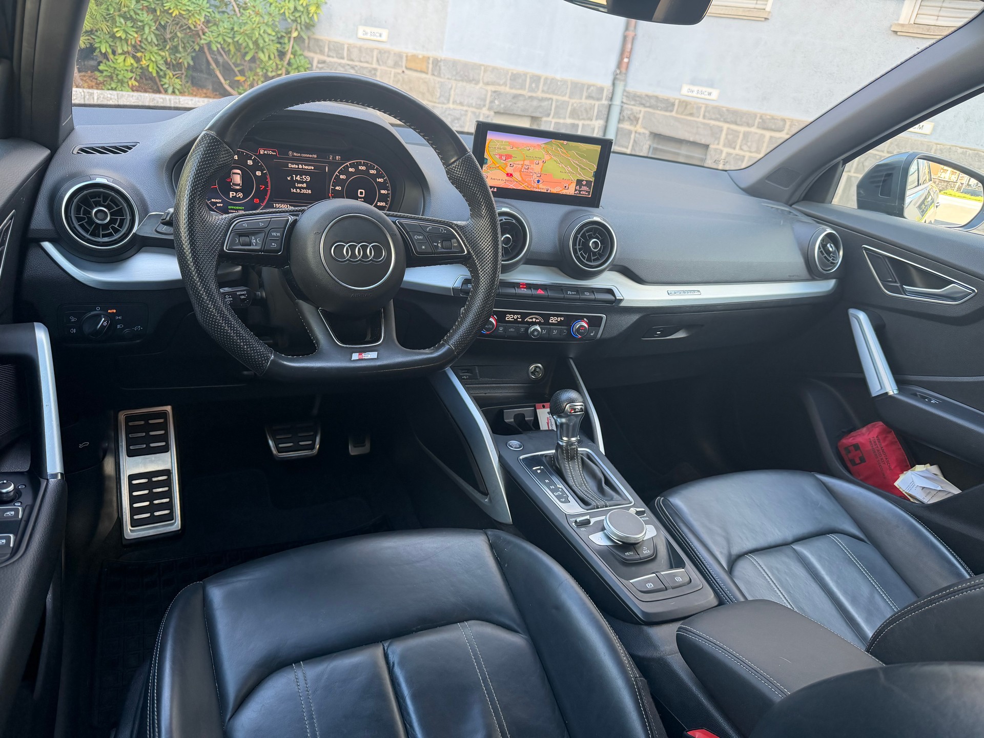 AUDI Q2 2.0 TFSI sport quattro S-tronic-image-14