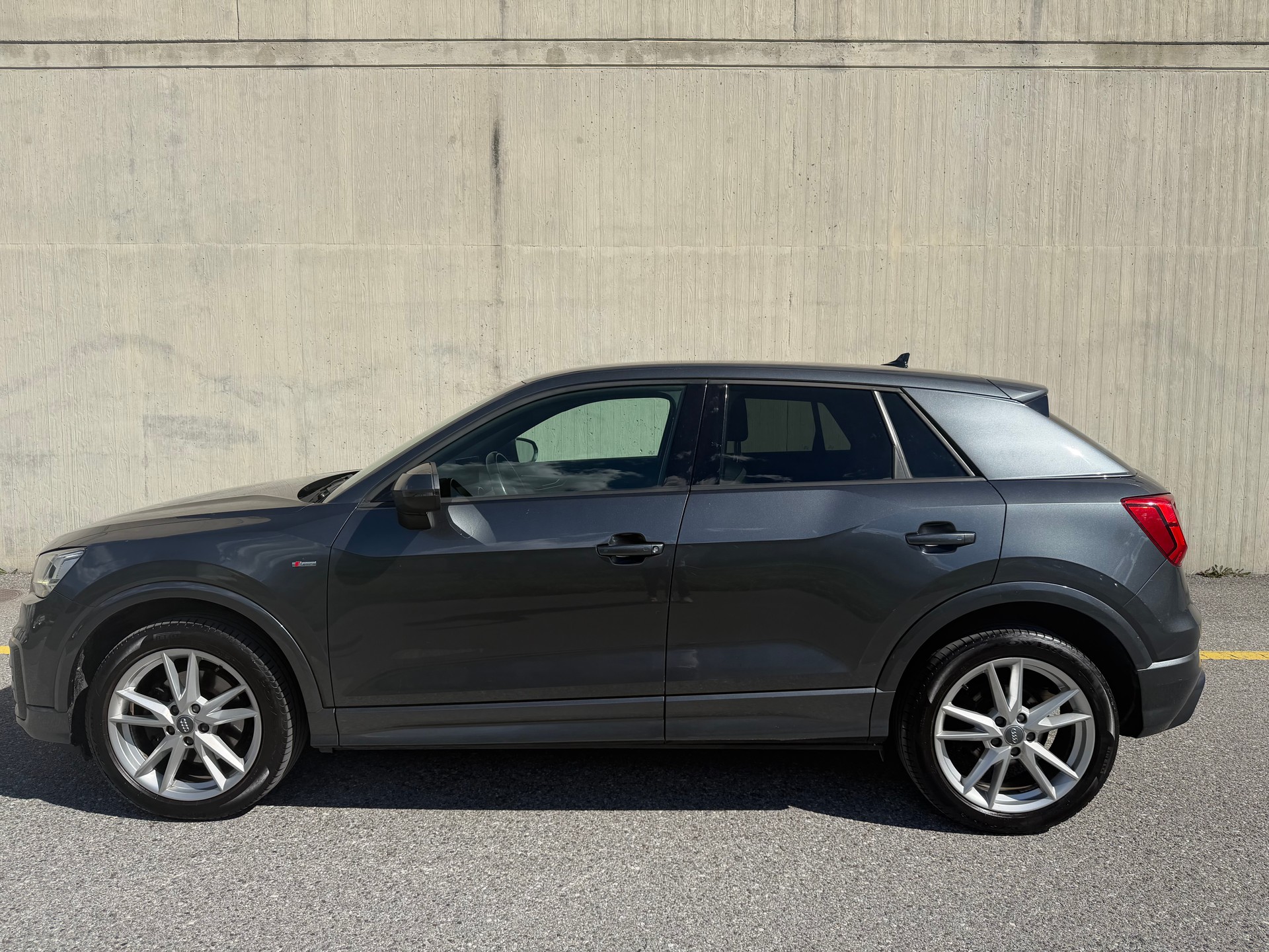 AUDI Q2 2.0 TFSI sport quattro S-tronic-image-6