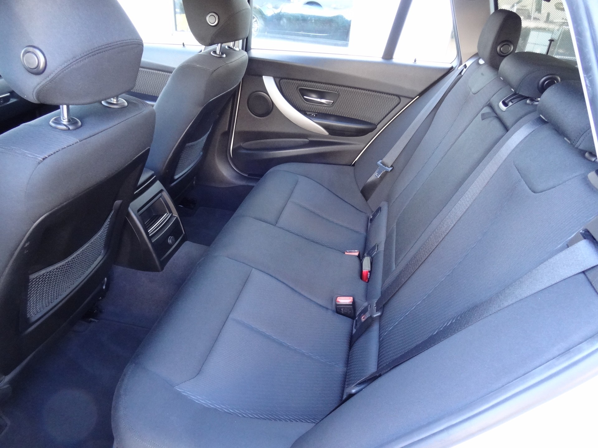 BMW 320d xDrive Touring Steptronic-image-11
