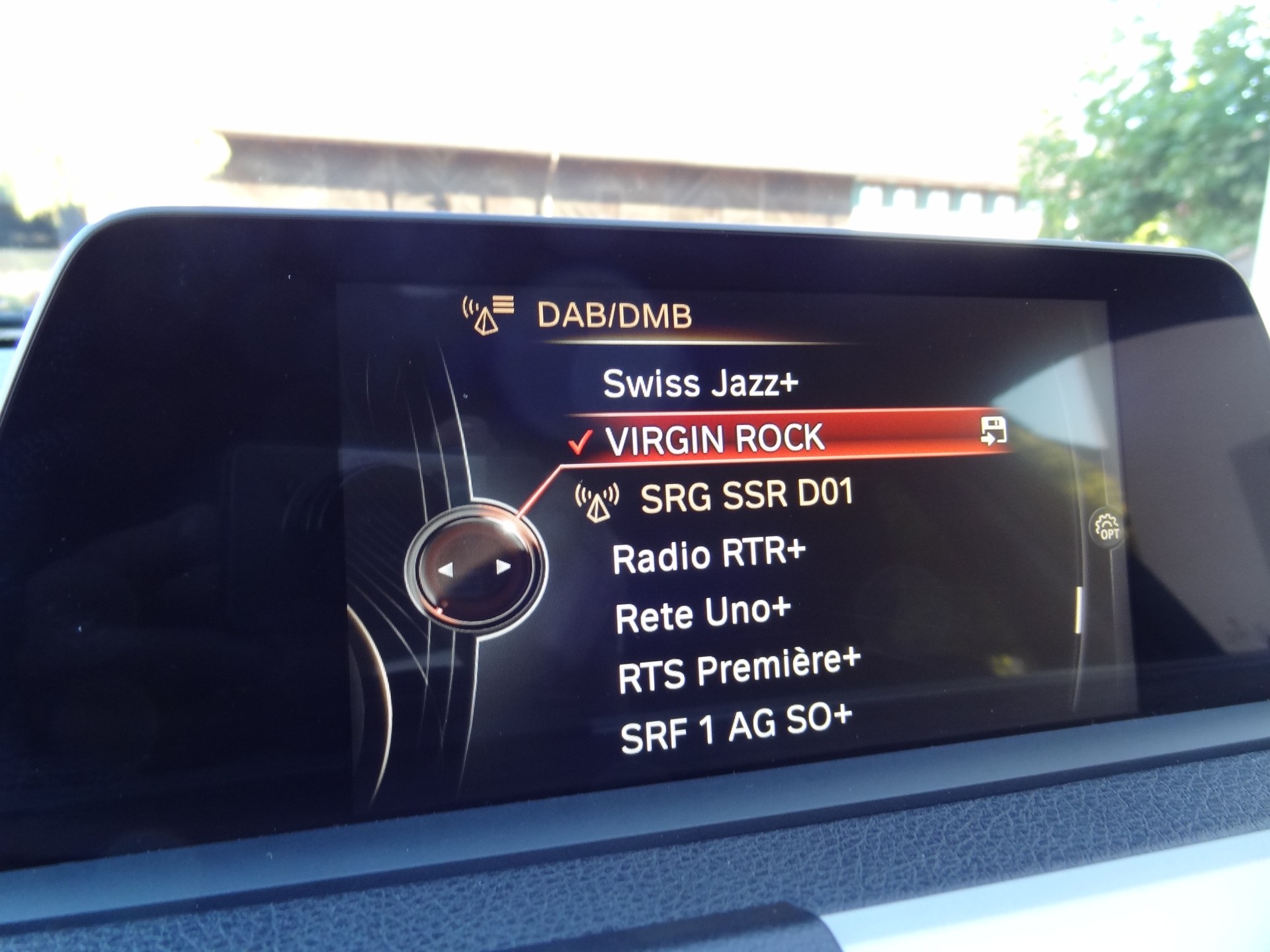 BMW 320d xDrive Touring Steptronic-image-9