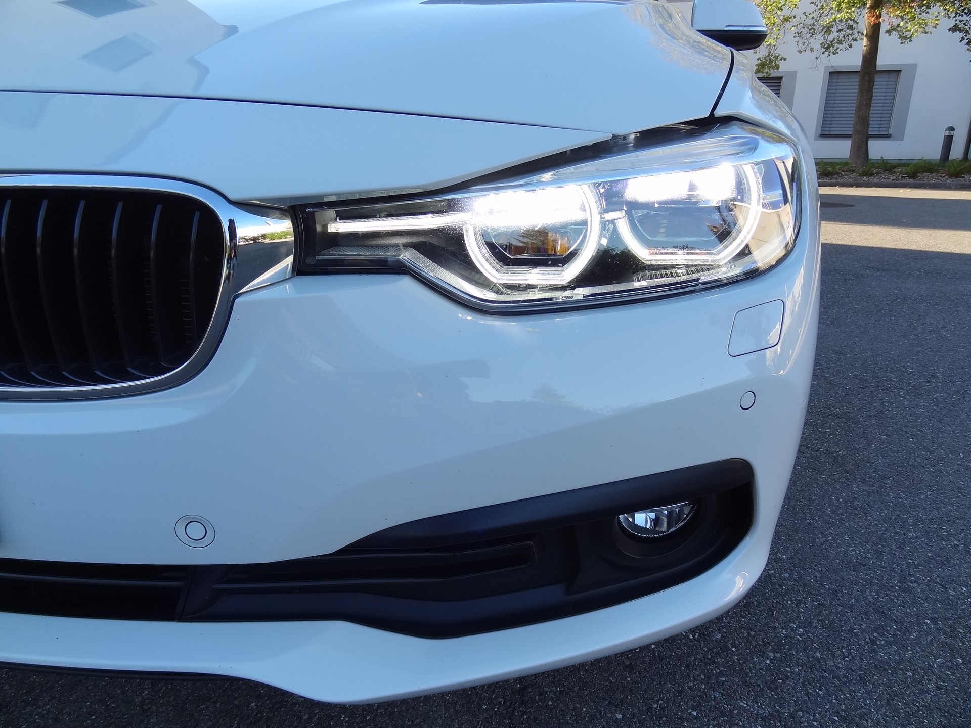 BMW 320d xDrive Touring Steptronic-image-16