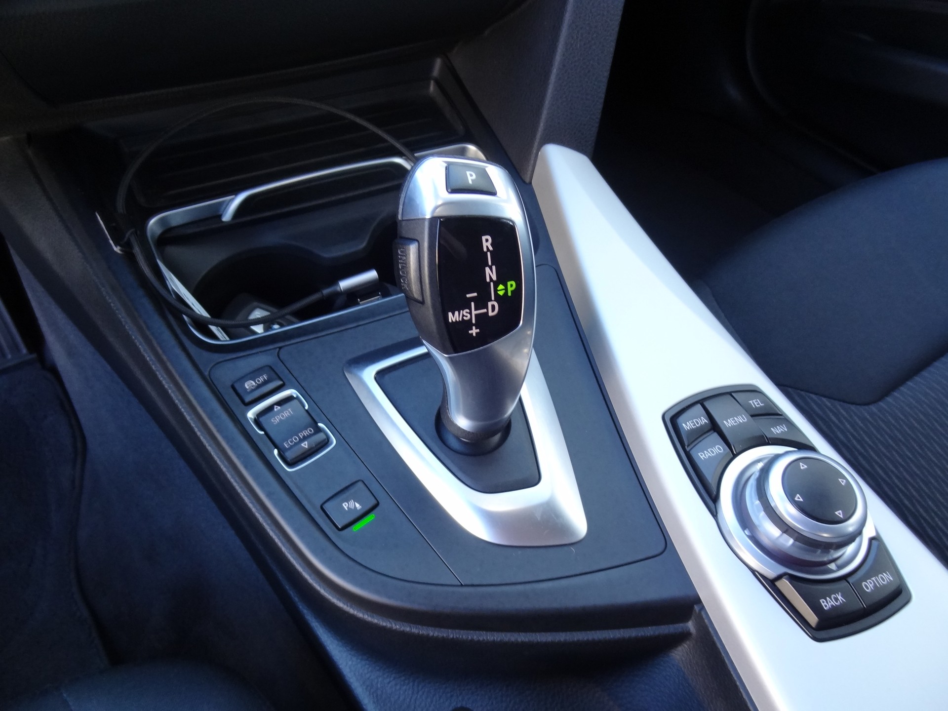 BMW 320d xDrive Touring Steptronic-image-10