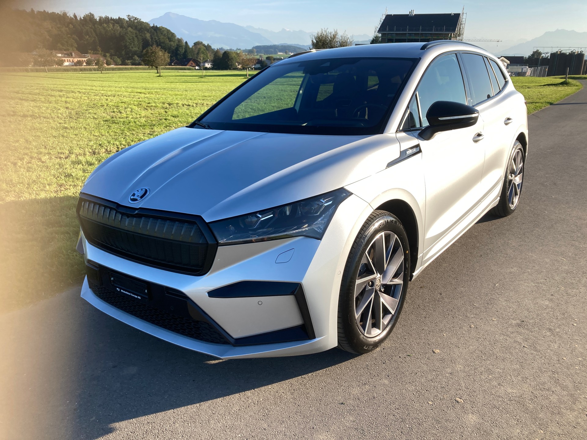 SKODA Enyaq iV 80x SportLine mit Anhängerkupplung-image-0