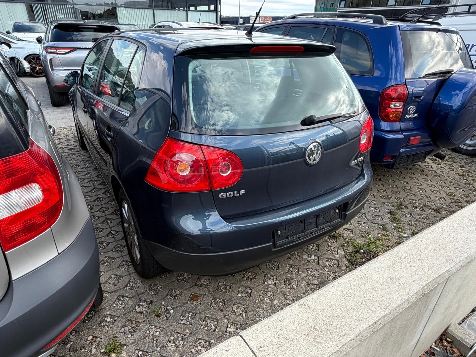 VW Golf 2.0 FSI Comfortline-image-17