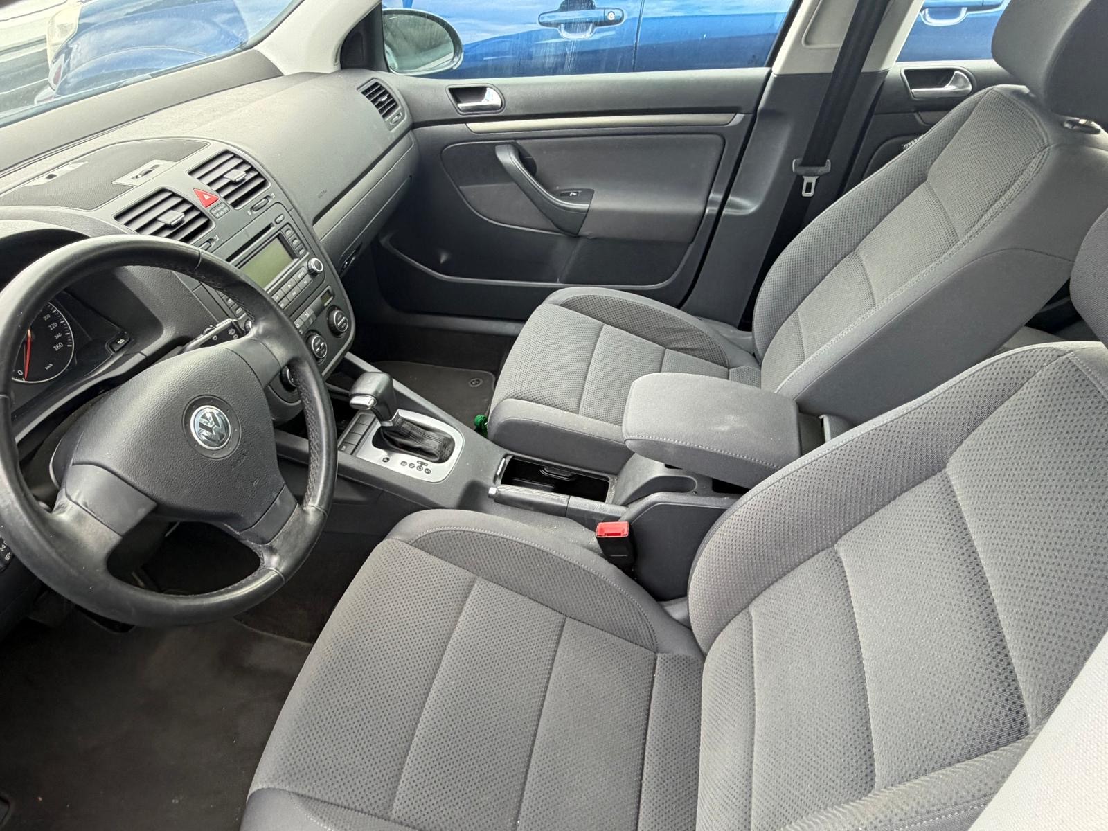 VW Golf 2.0 FSI Comfortline-image-27