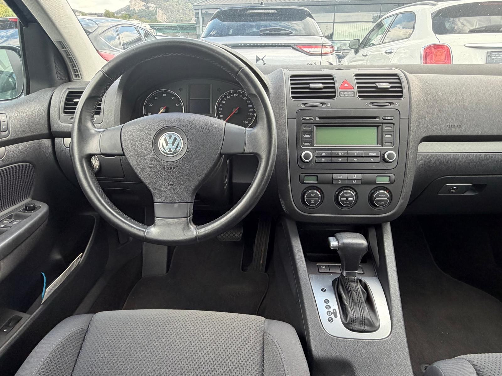VW Golf 2.0 FSI Comfortline-image-28