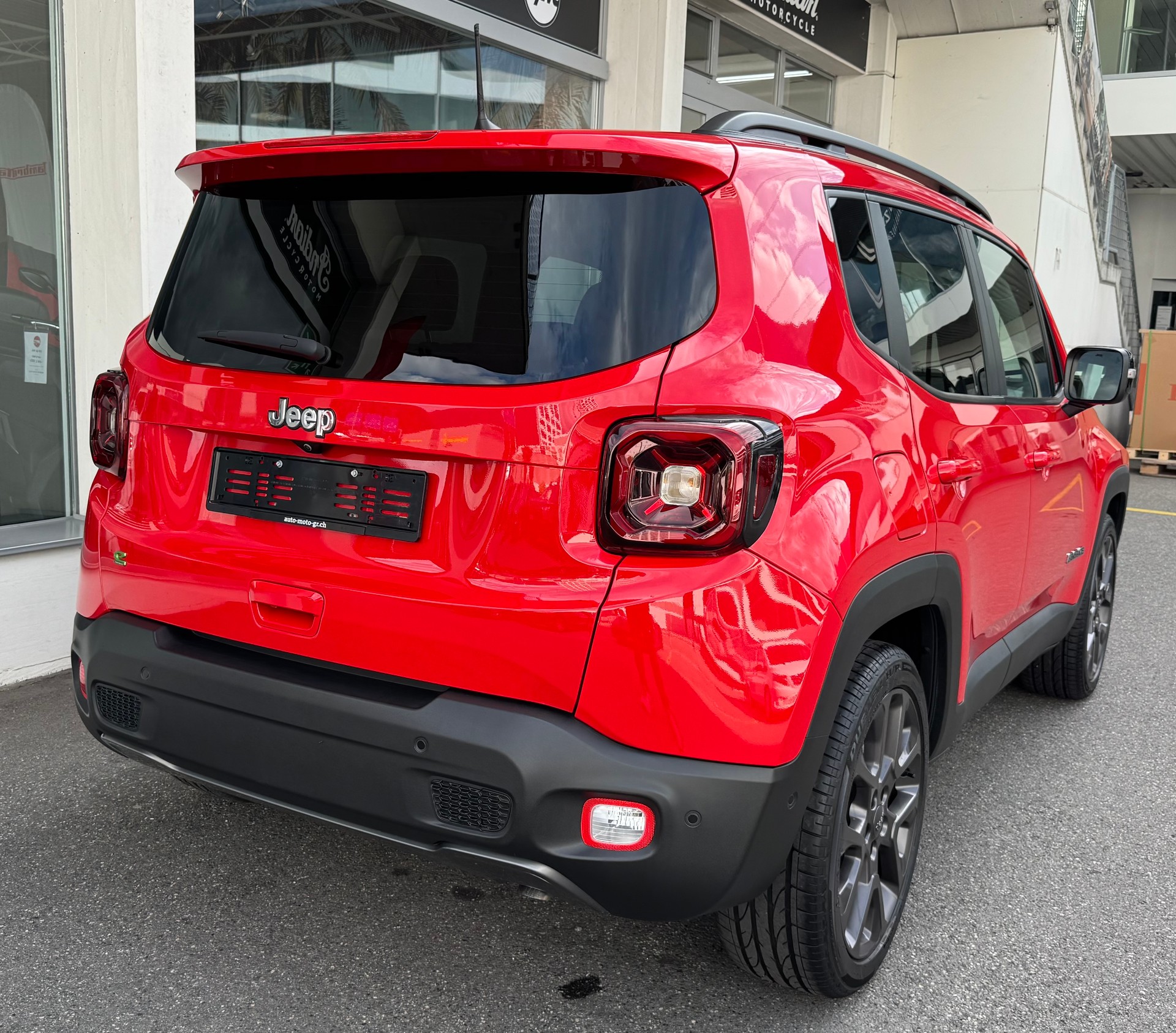 JEEP Renegade 1.5 MHEV Swiss Limited Plus-image-4