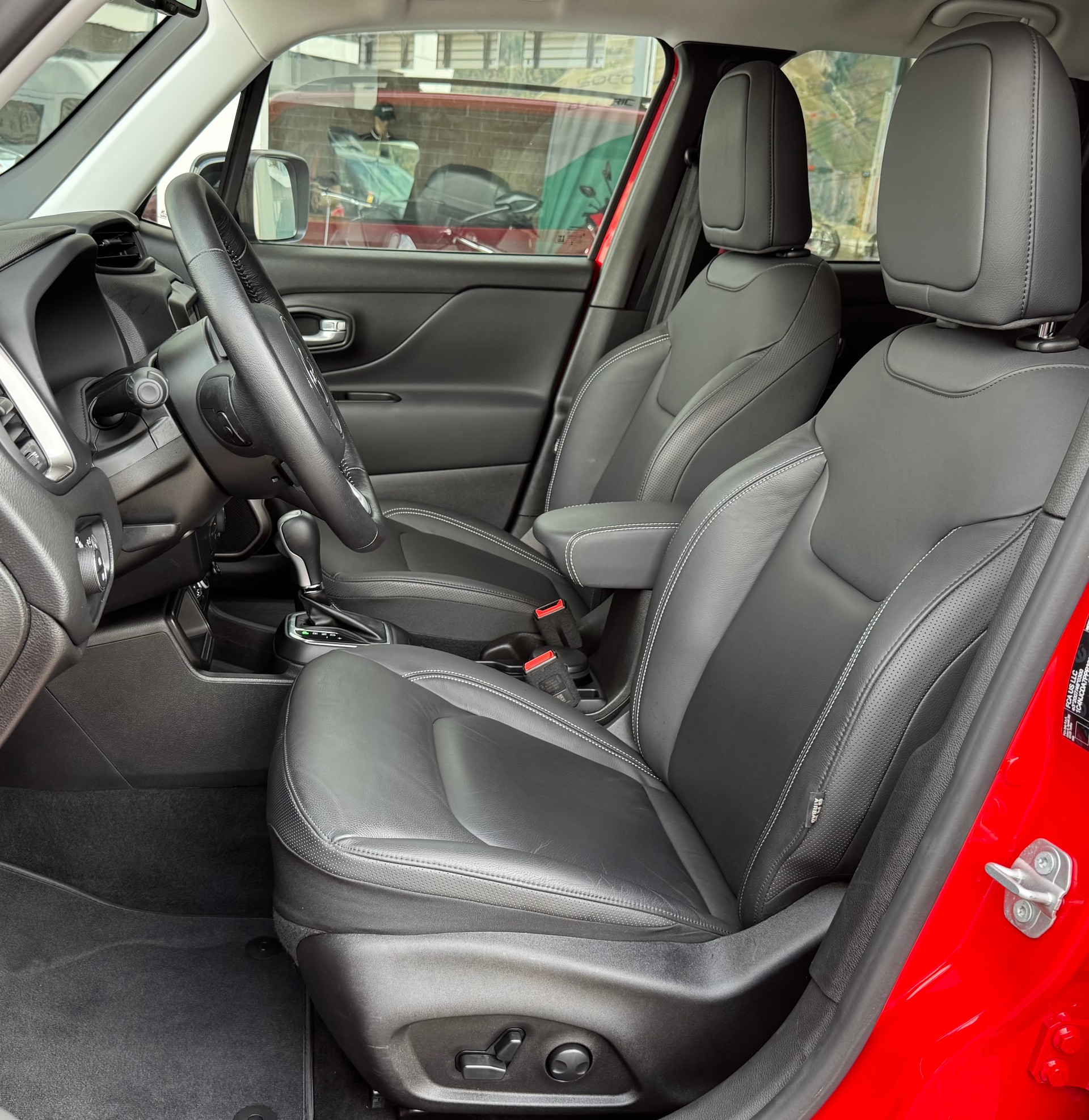 JEEP Renegade 1.5 MHEV Swiss Limited Plus-image-7