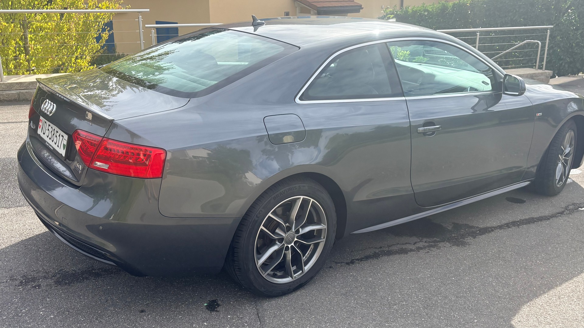 AUDI 2.0 TDI 190 quattro-image-2
