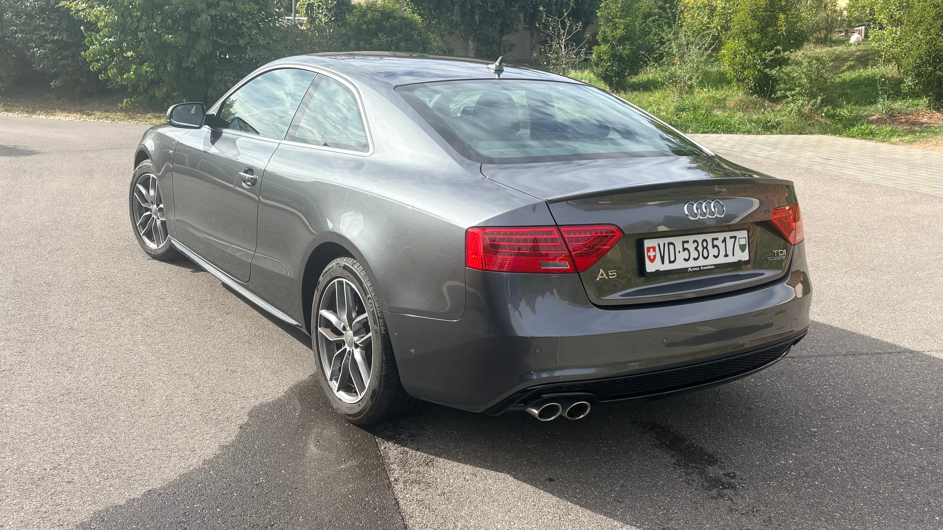 AUDI 2.0 TDI 190 quattro-image-1