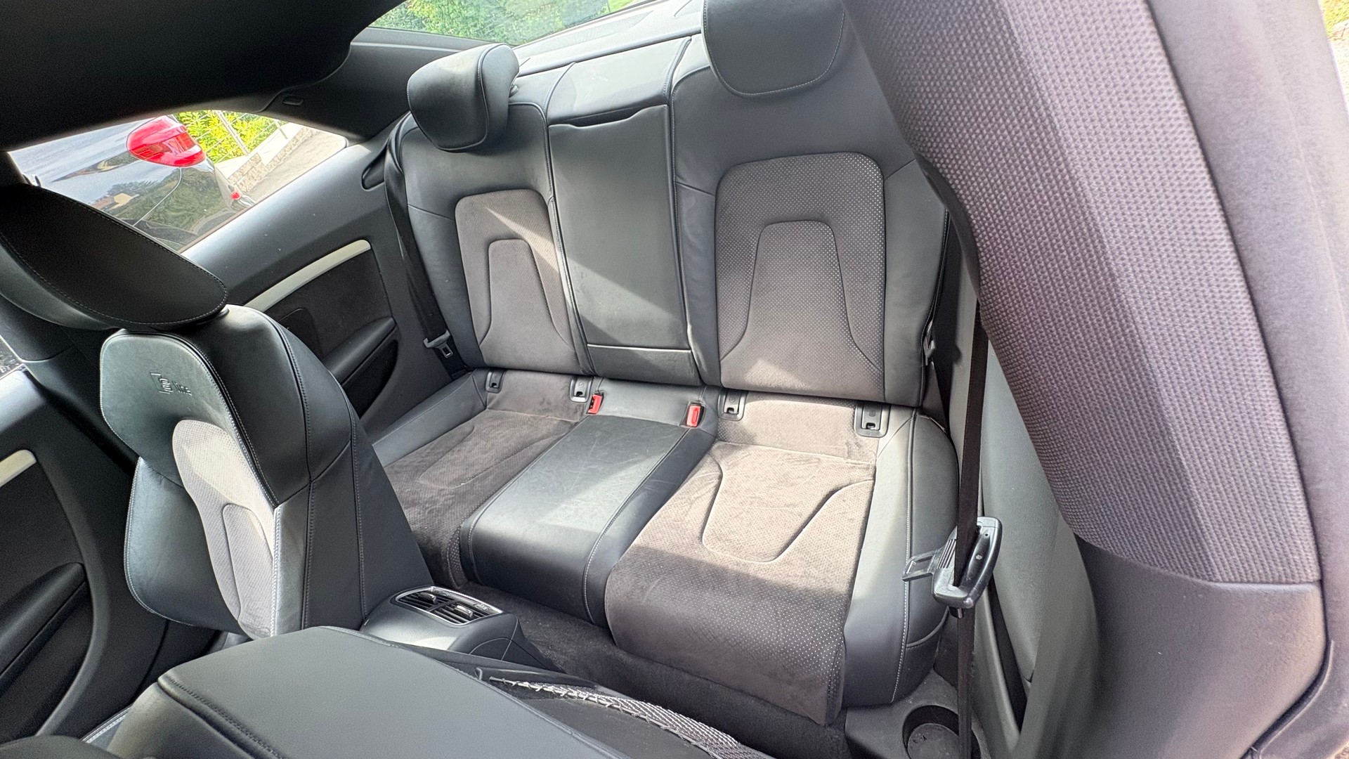 AUDI 2.0 TDI 190 quattro-image-9