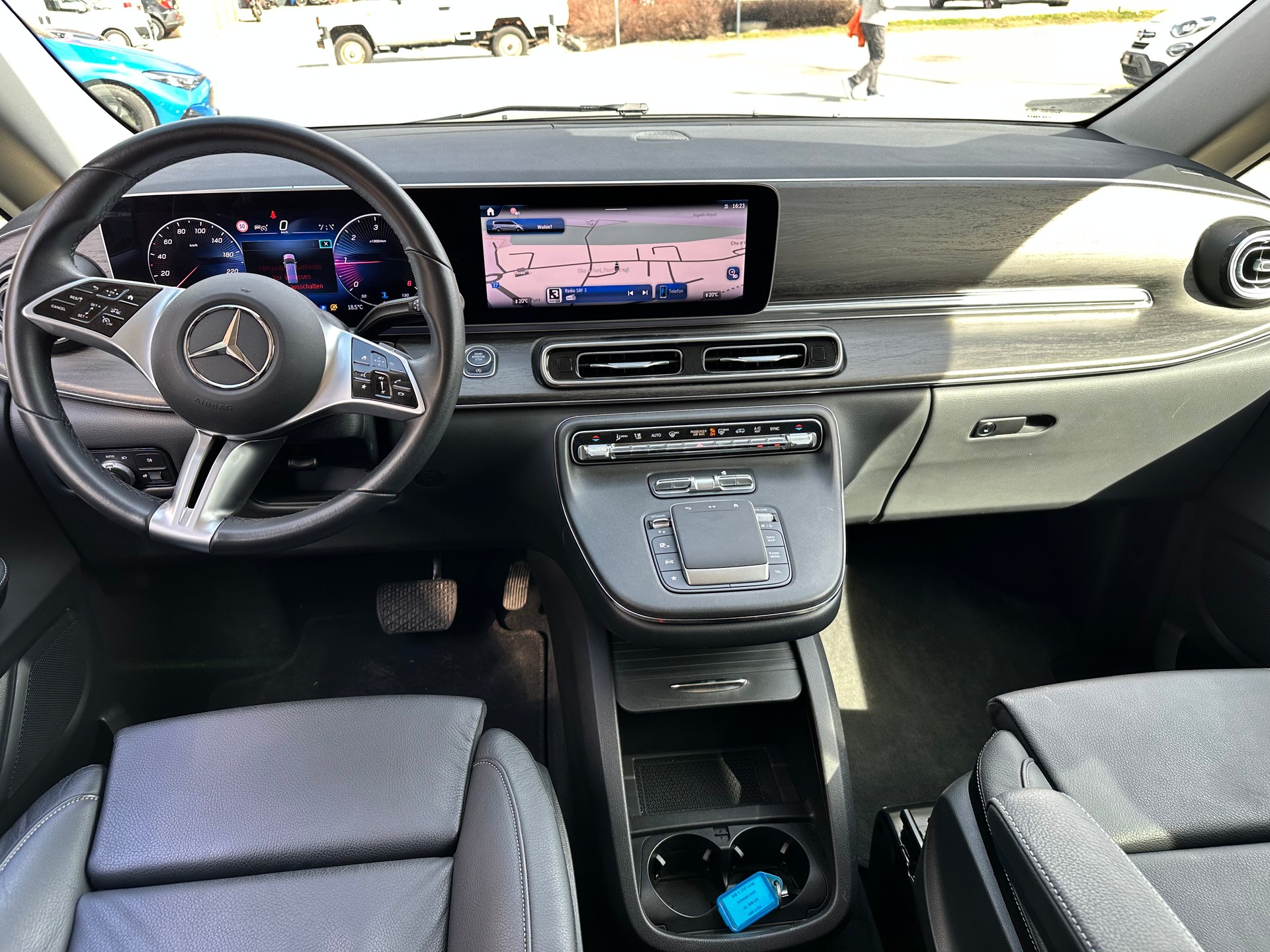 MERCEDES-BENZ V 250 d Avantgarde lang 4Matic-image-9