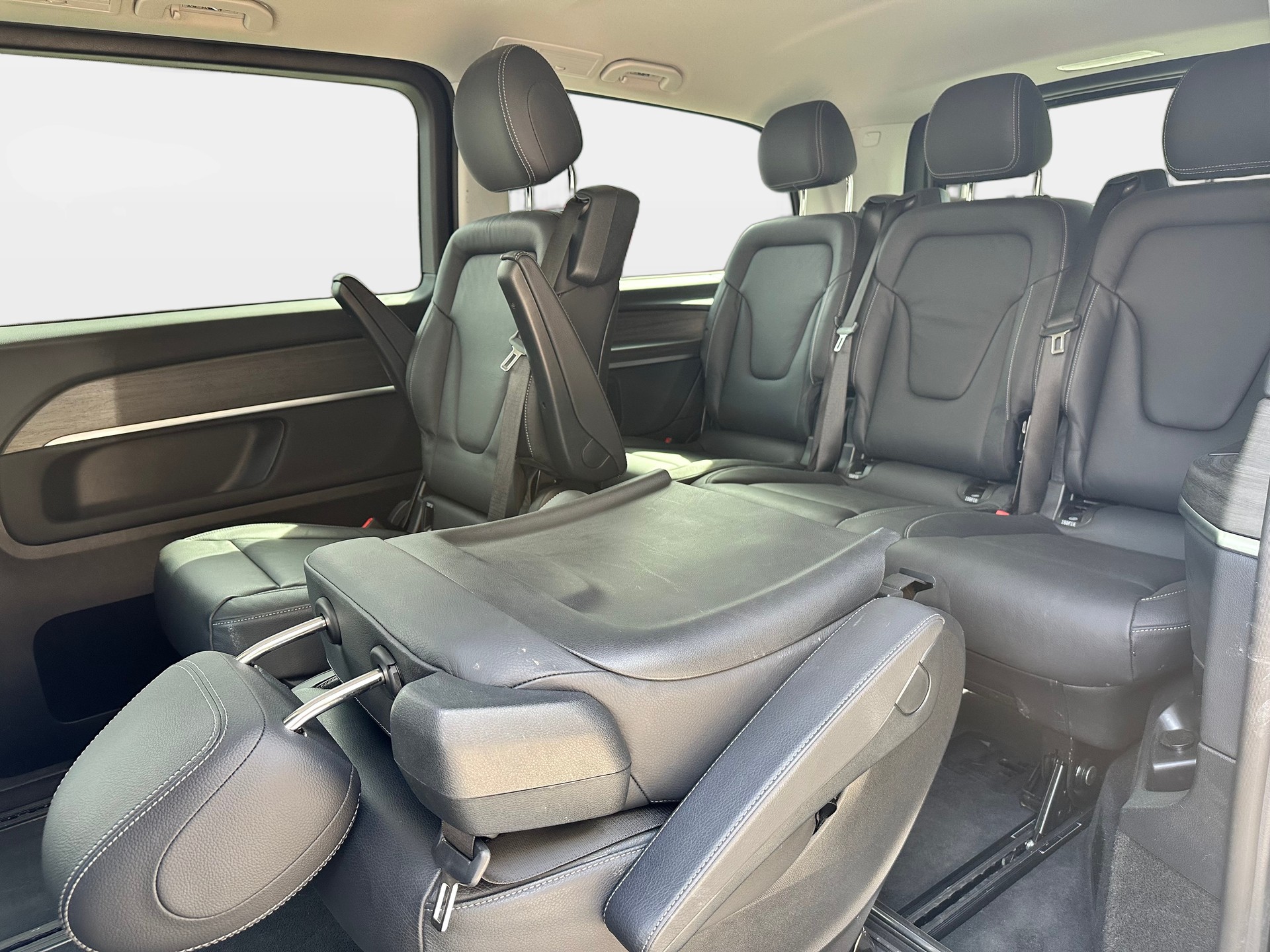 MERCEDES-BENZ V 250 d Avantgarde lang 4Matic-image-10