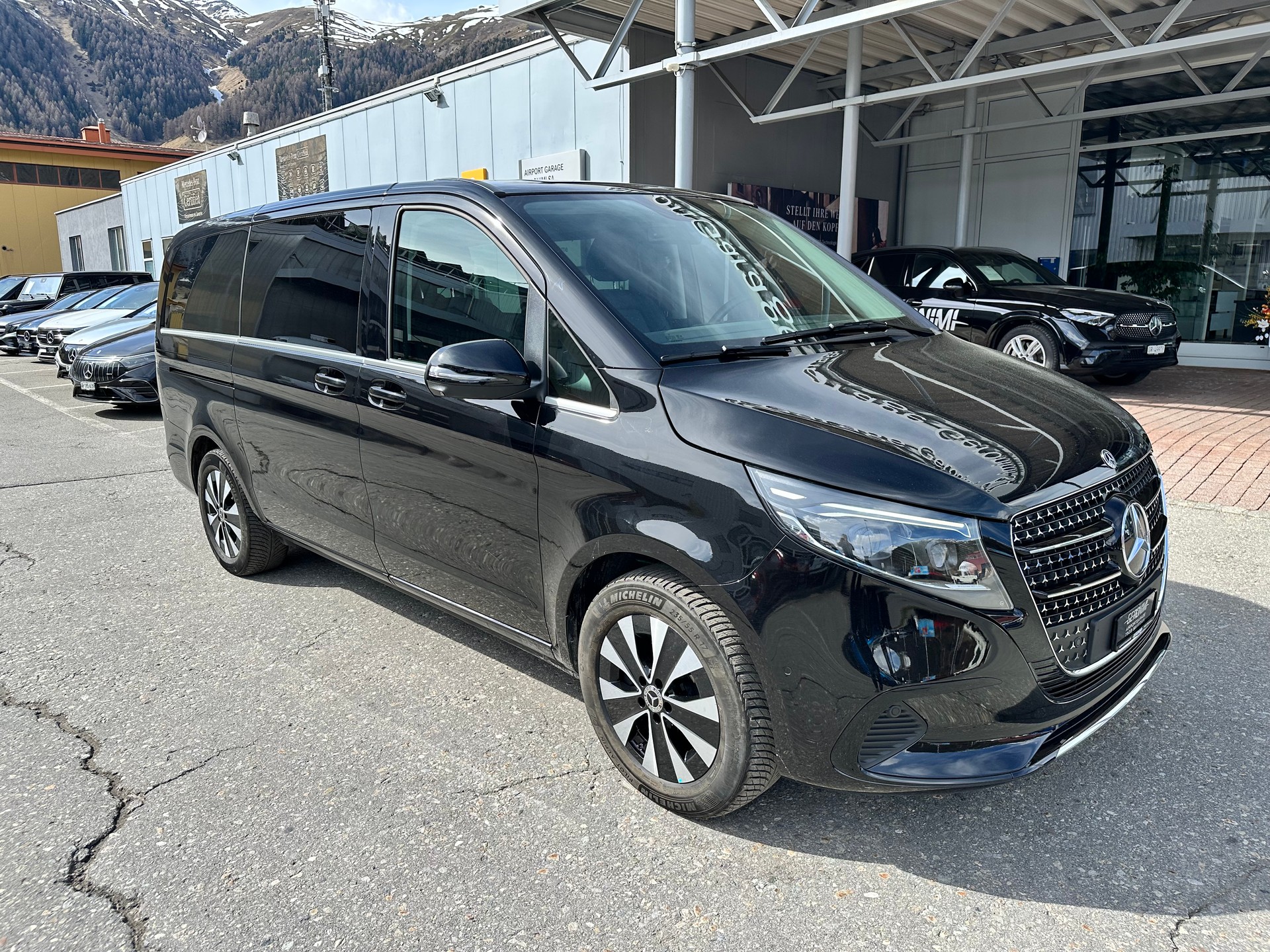MERCEDES-BENZ V 250 d Avantgarde lang 4Matic-image-2
