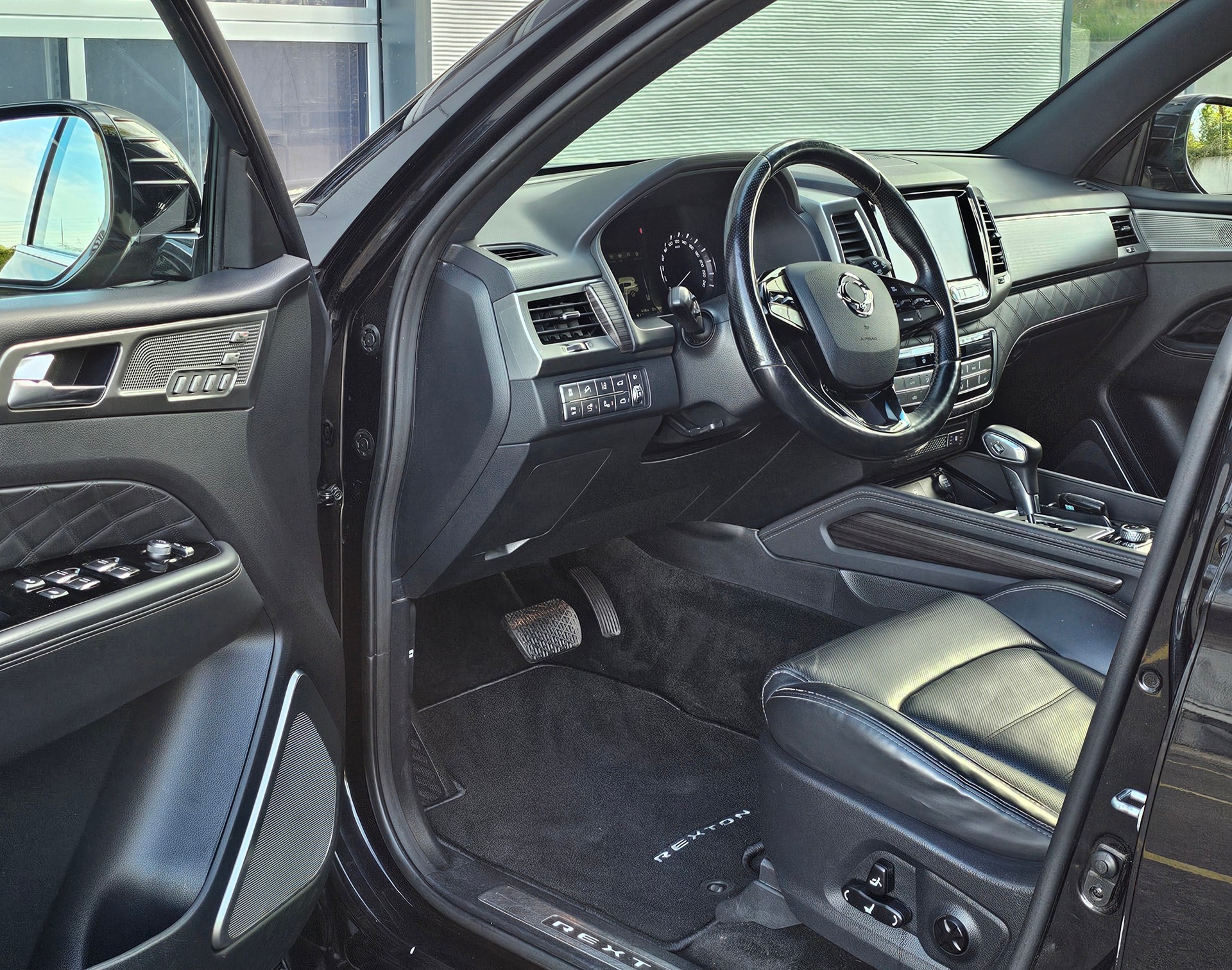 KGM-SsangYong Rexton RX220 e-XDi Sapphire 4WD-image-6
