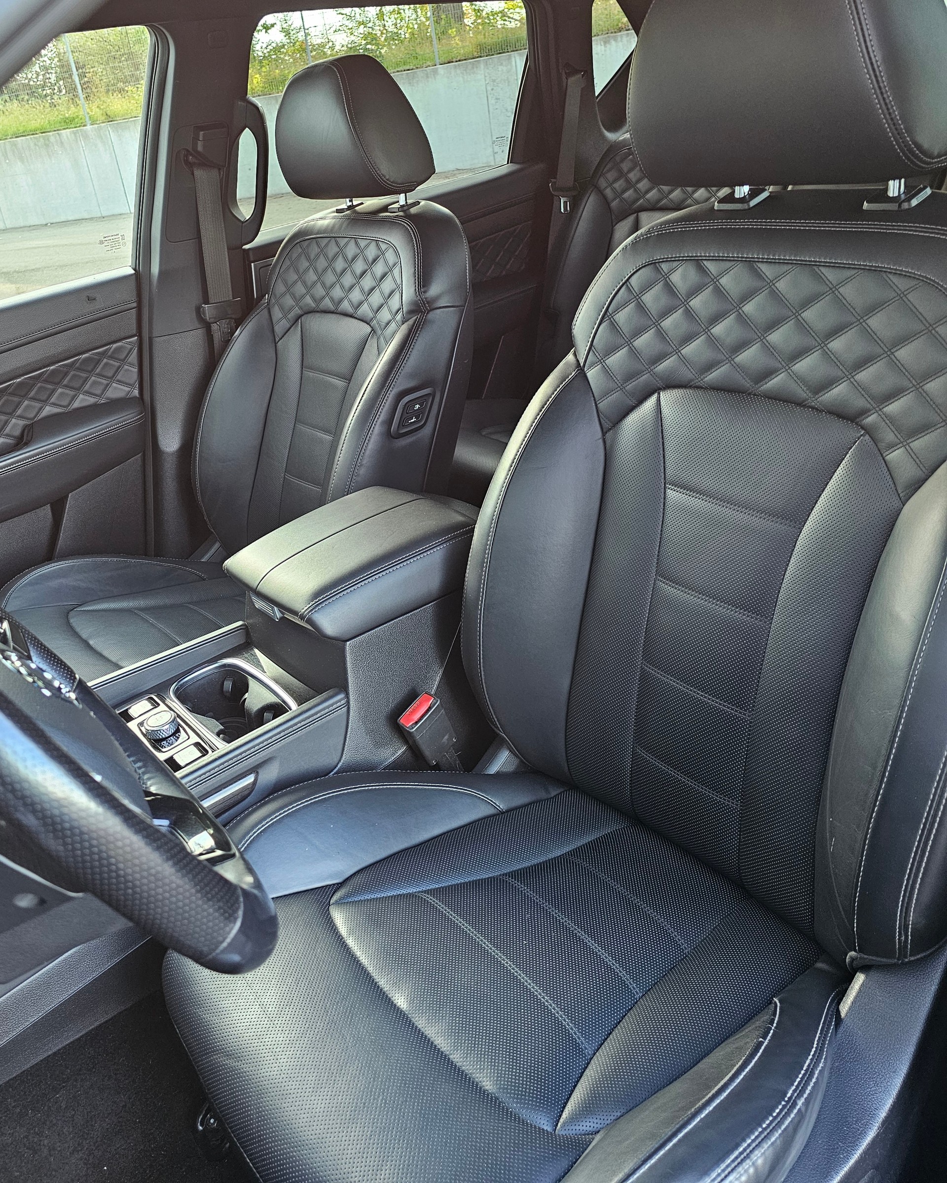 KGM-SsangYong Rexton RX220 e-XDi Sapphire 4WD-image-7