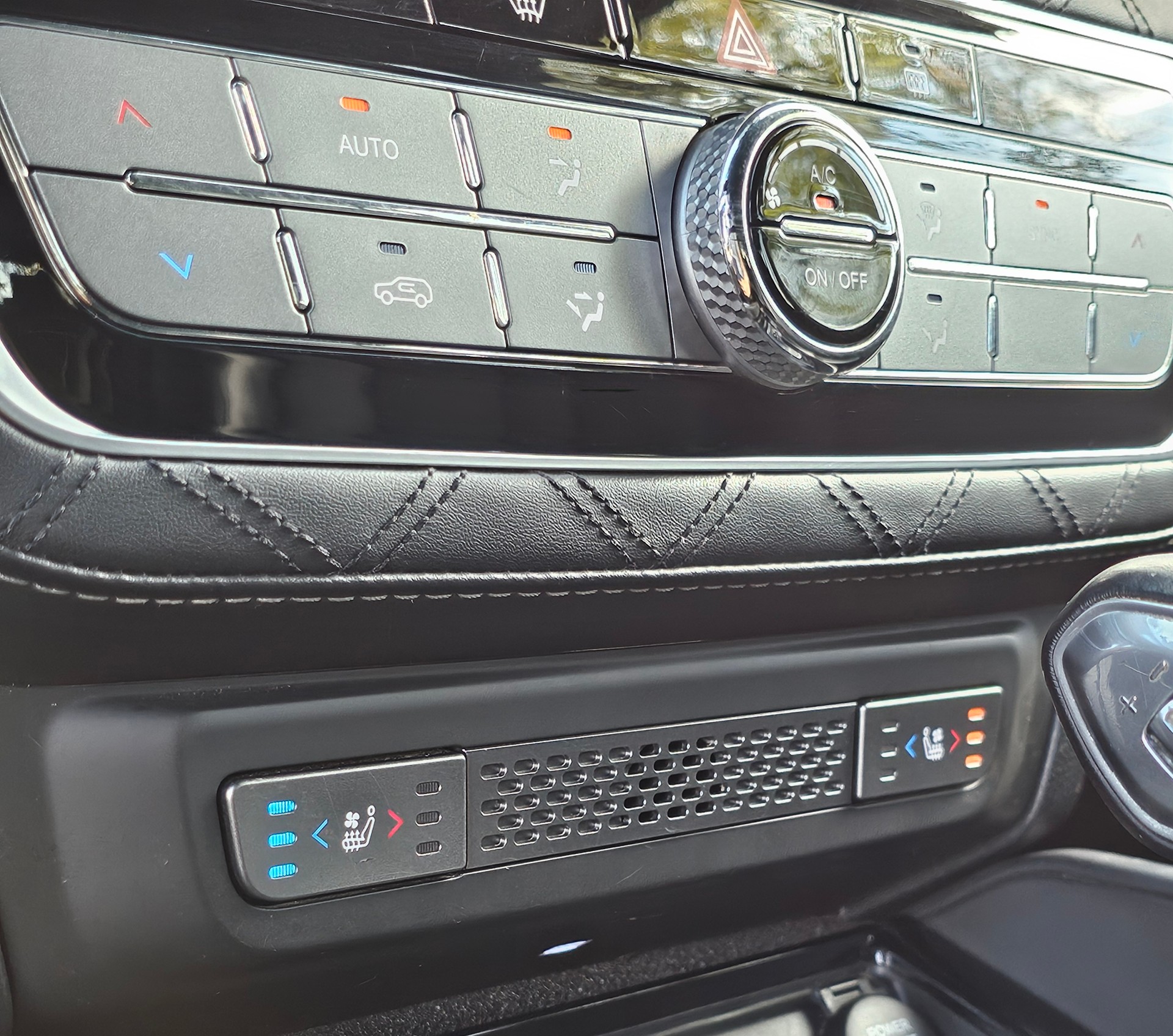 KGM-SsangYong Rexton RX220 e-XDi Sapphire 4WD-image-11