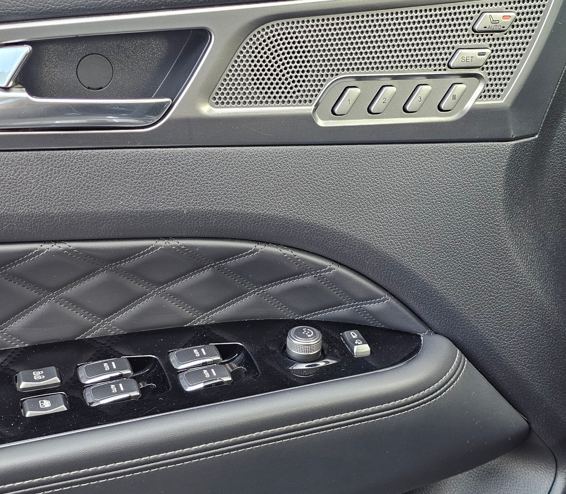 KGM-SsangYong Rexton RX220 e-XDi Sapphire 4WD-image-12