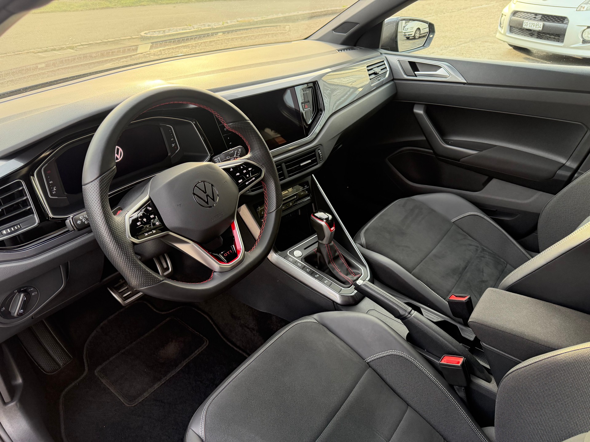 VW Polo 2.0 TSI GTI DSG-image-11