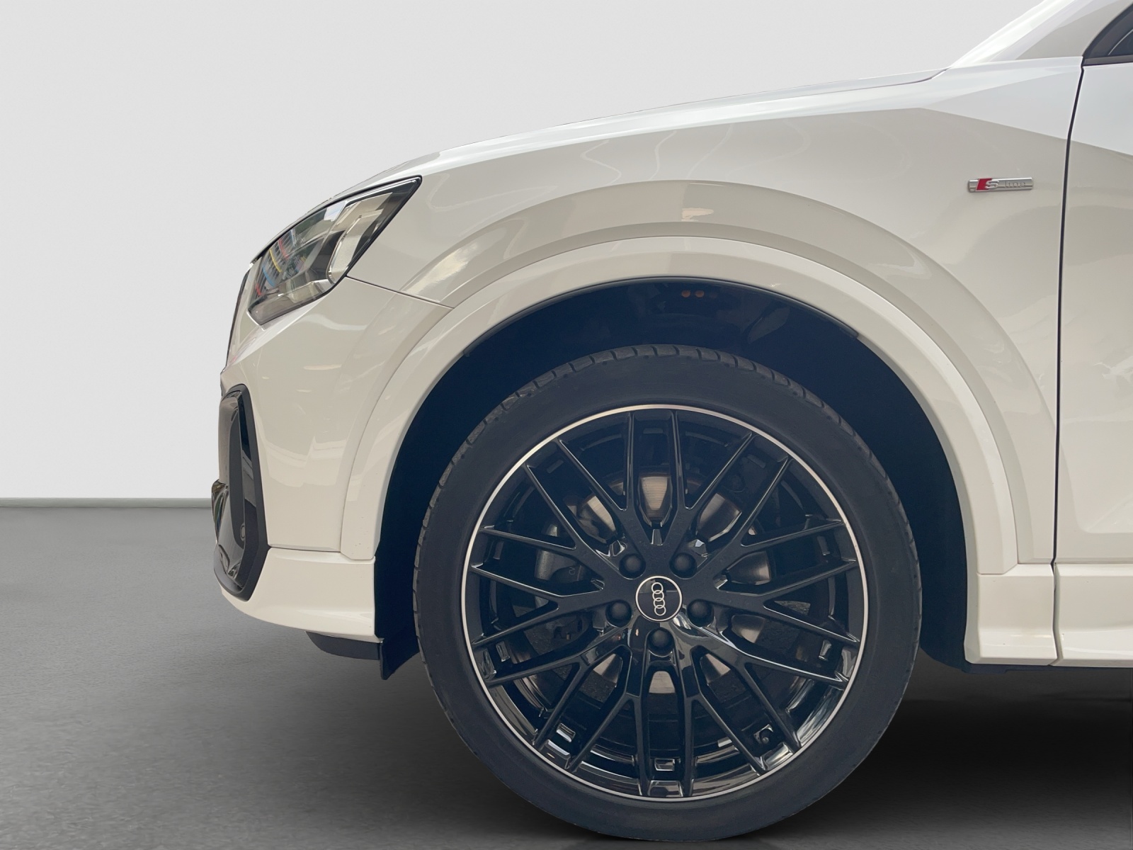 AUDI Q2 40 TFSI S line Attraction quattro S-tronic-image-4