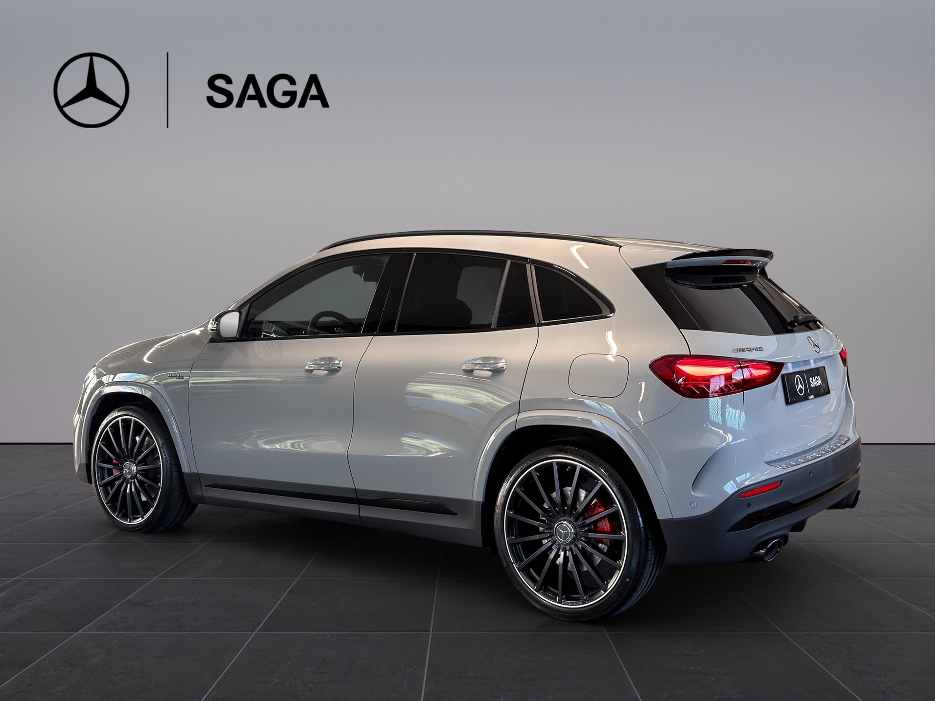 MERCEDES-BENZ GLA AMG 35 4Matic 8G-DCT-image-4