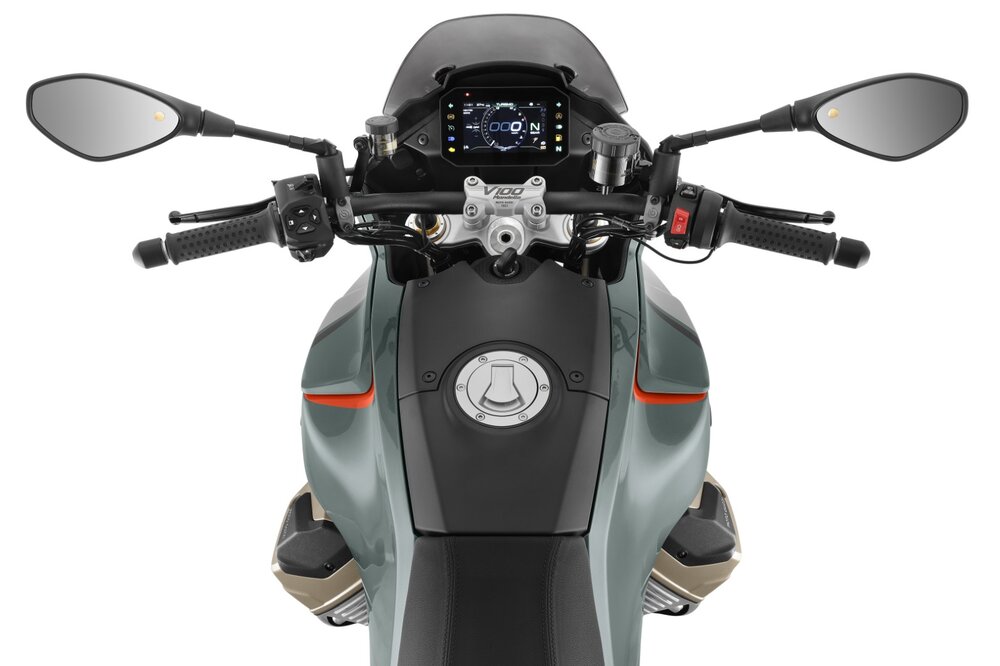 MOTO GUZZI V100 Mandello S E5+-showroom-element-1