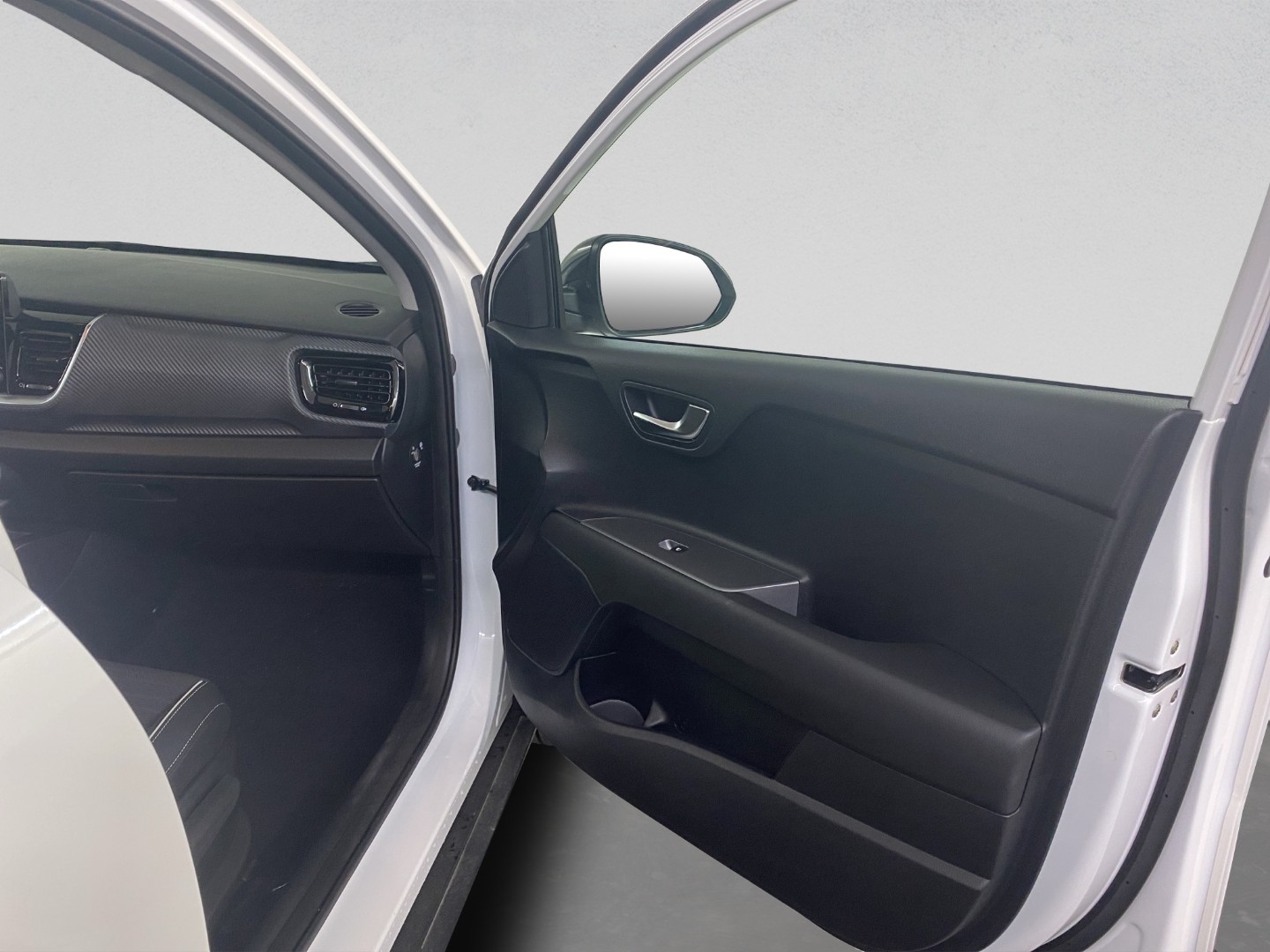 KIA Stonic 1.0 T-GDI MHEV GT-Line DCT-image-18