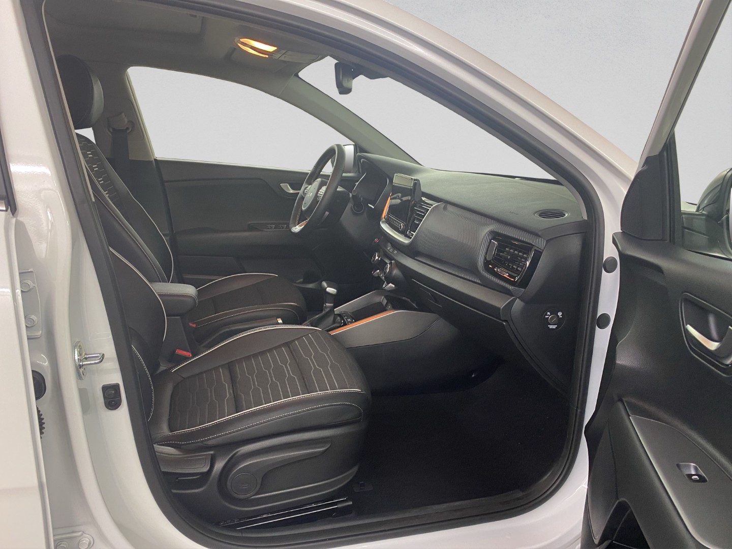 KIA Stonic 1.0 T-GDI MHEV GT-Line DCT-image-10